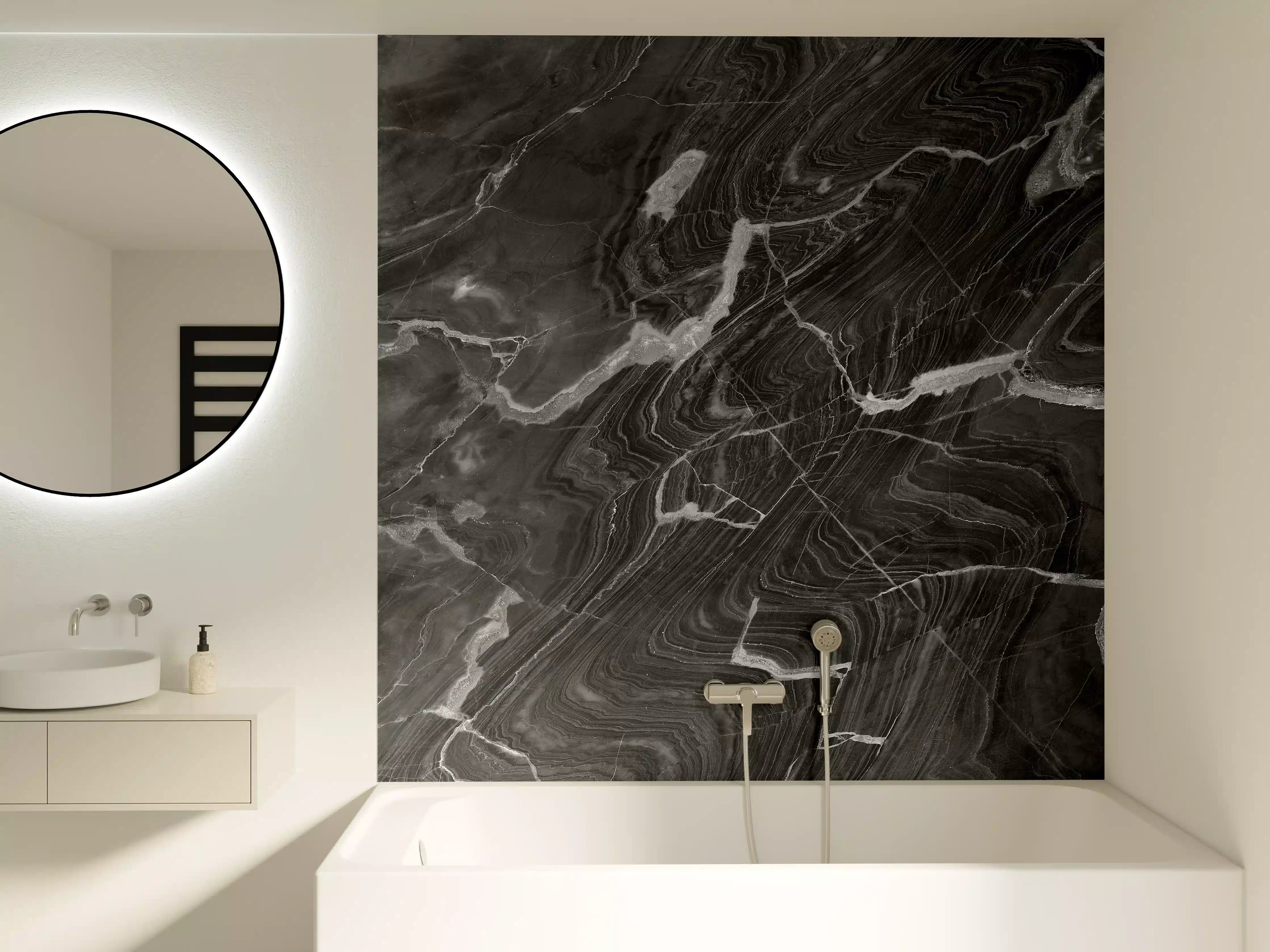 Badewannen-Rückwand - Schwarzer Marmor mit weißen Adern