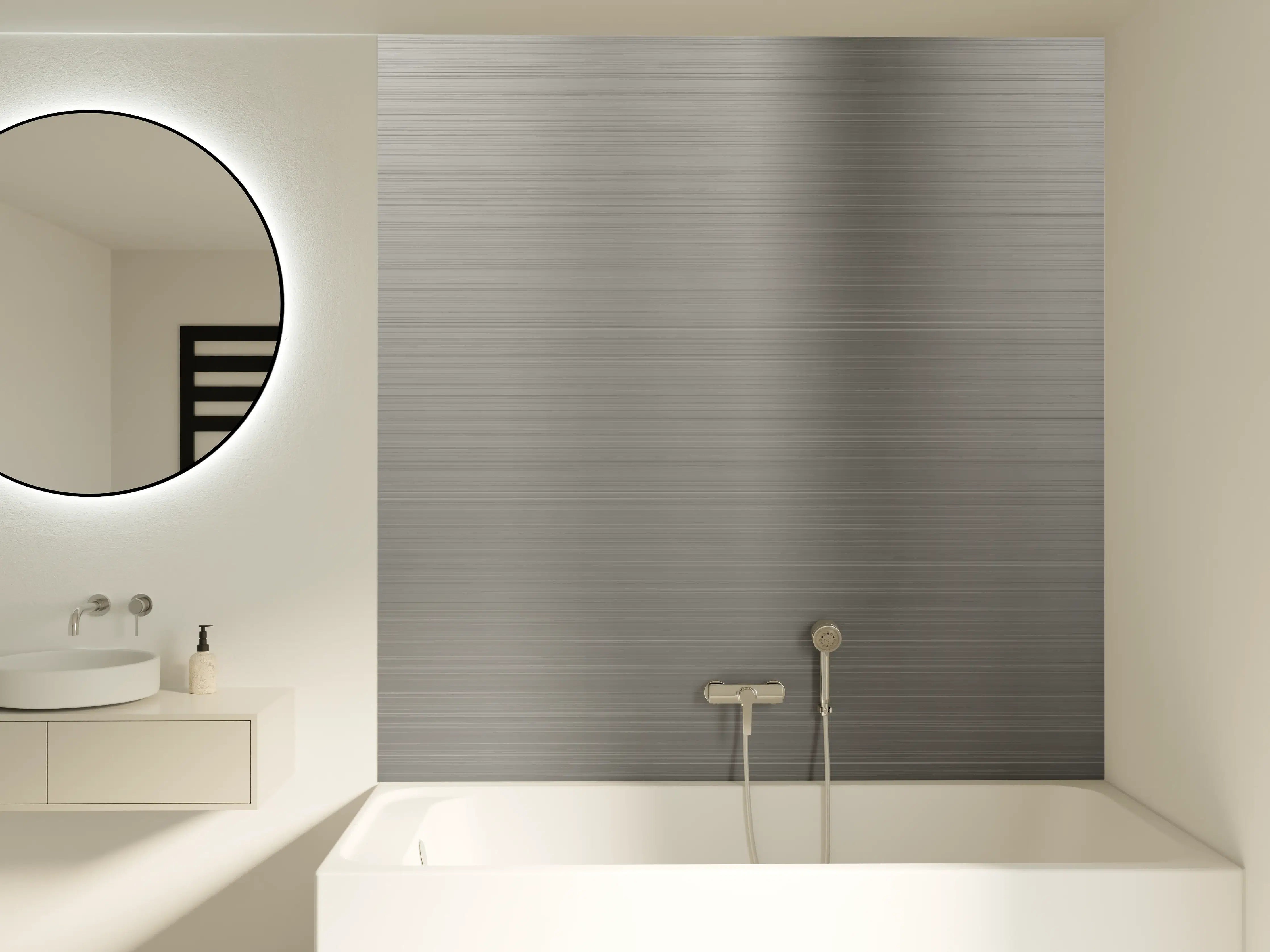 Badewannen-Rückwand - Silberne Metallstruktur in Grau