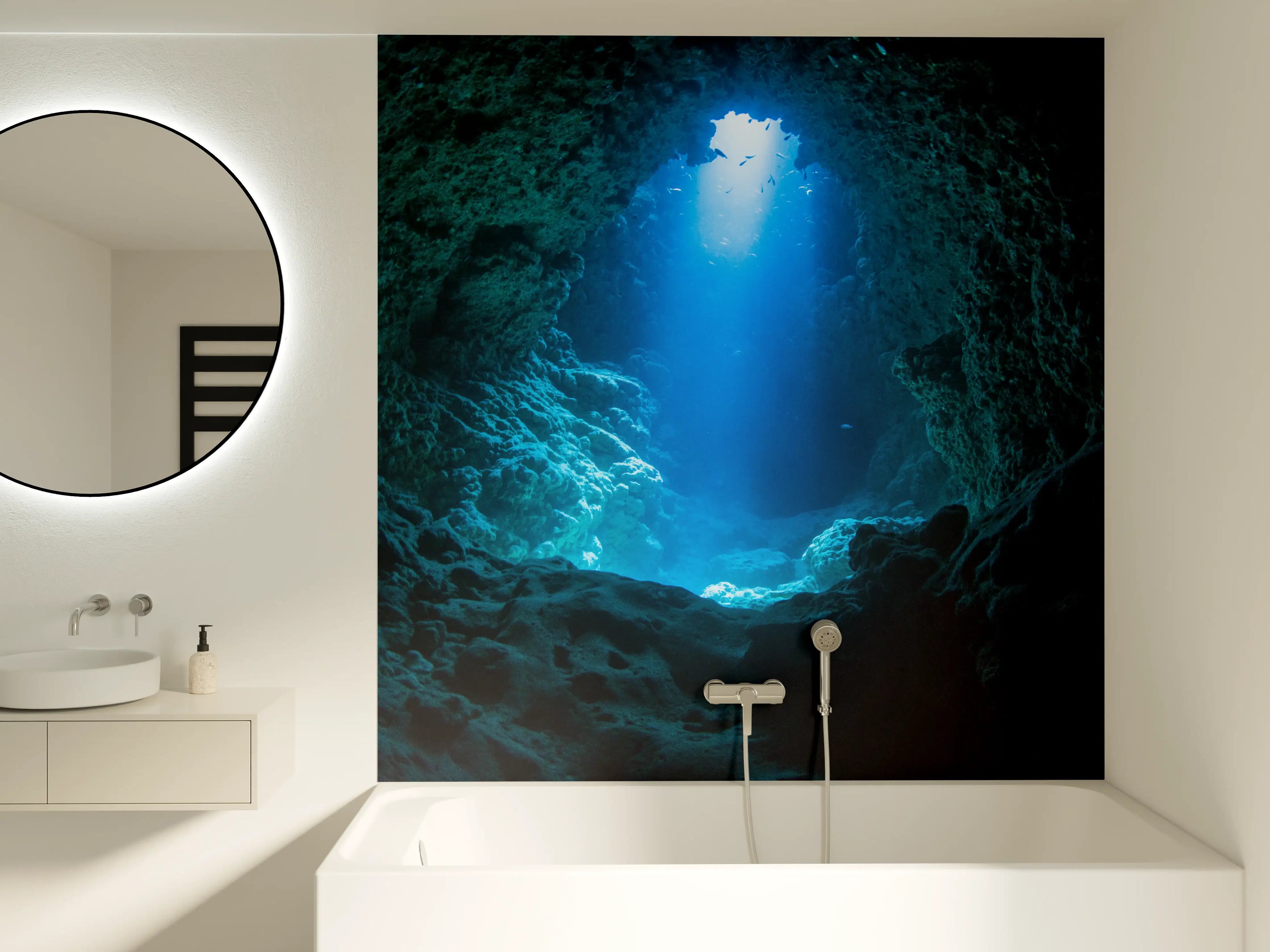 Badewannen-Rückwand - Sonnenstrahl in die Unterwasserhöhle