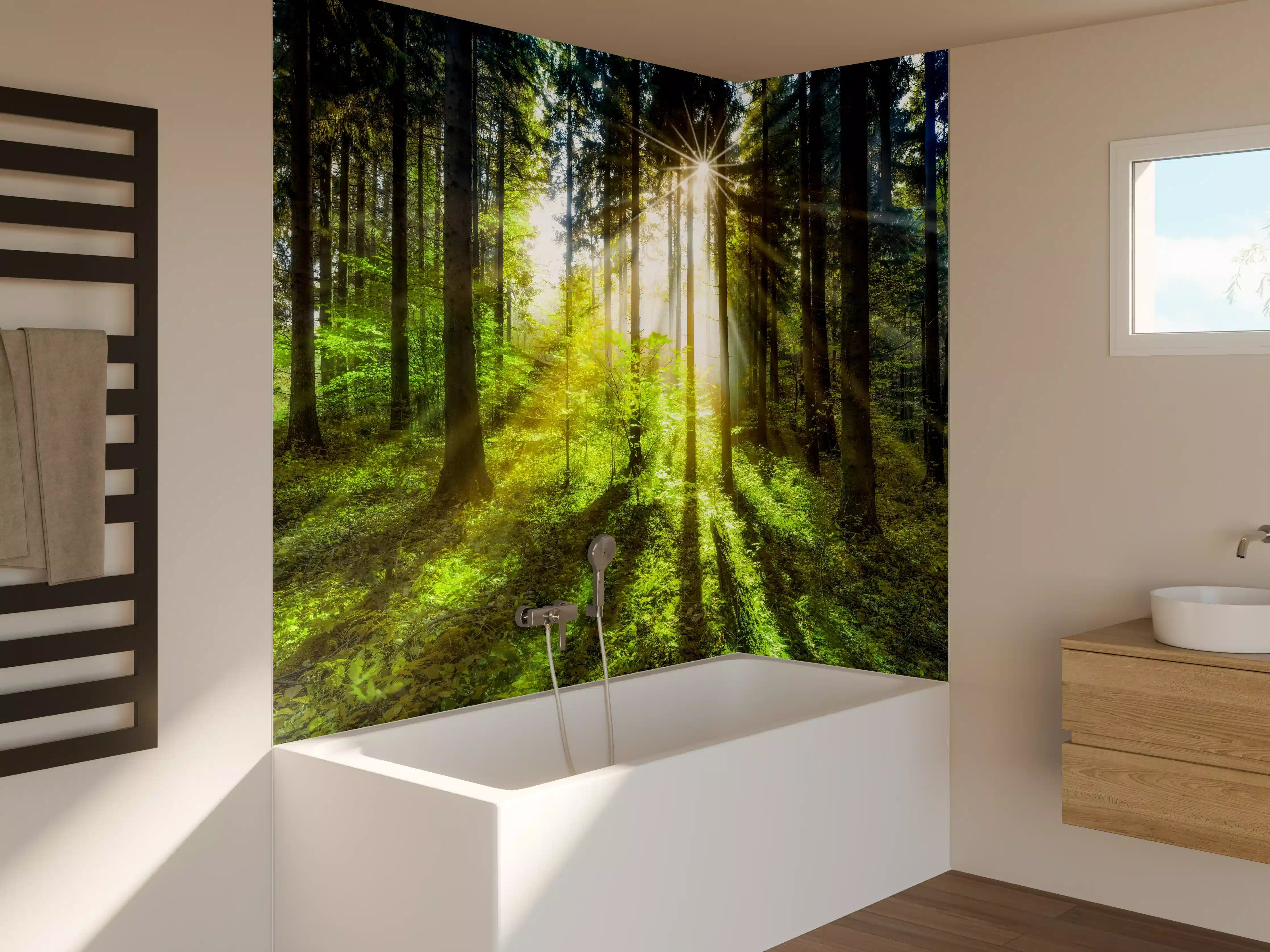 Badewannen-Rückwand - Sonnenstrahlen im lebendigem Wald
