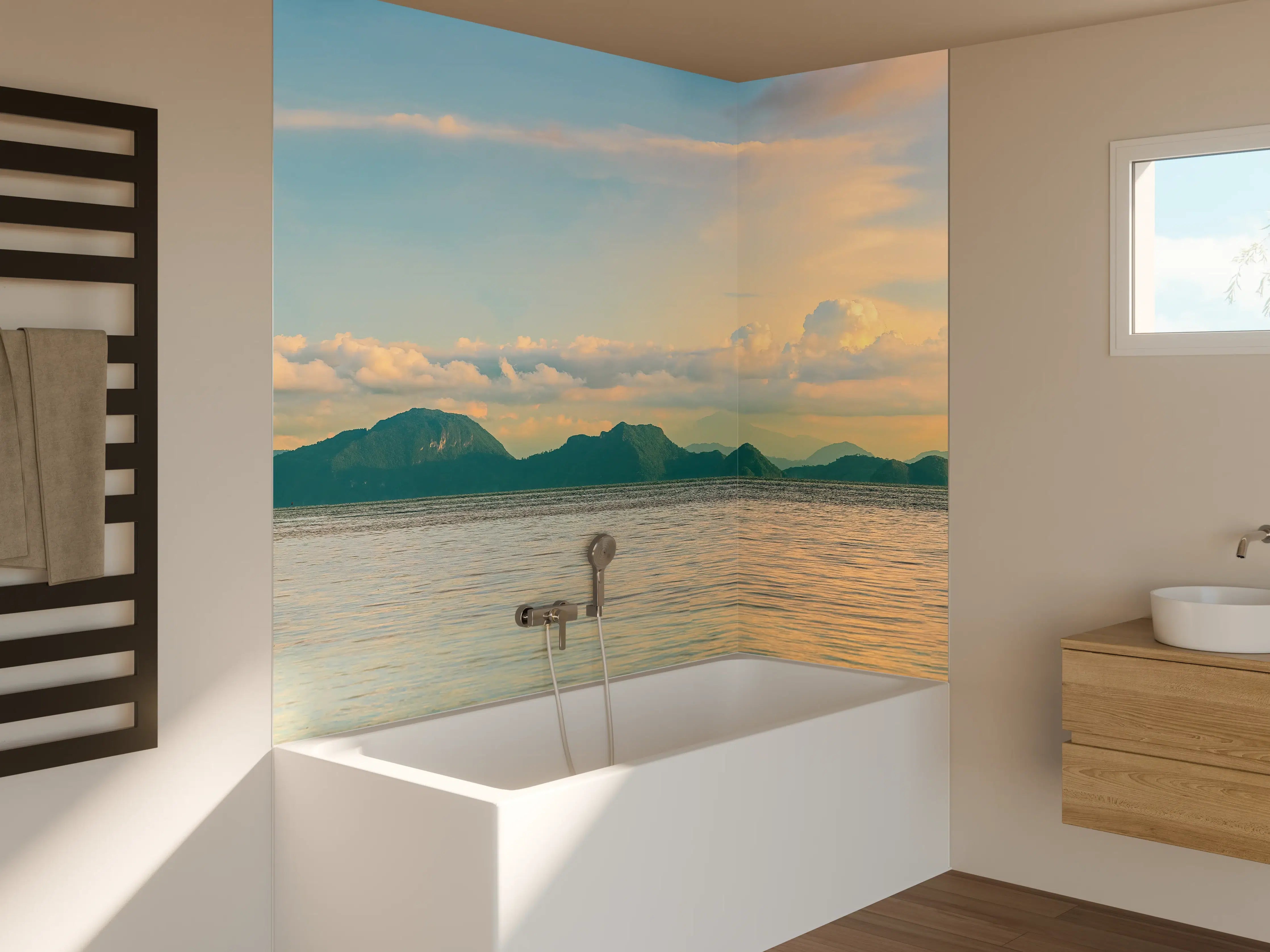 Badewannen-Rückwand - Sonnenuntergang über dem Meer mit Bergen