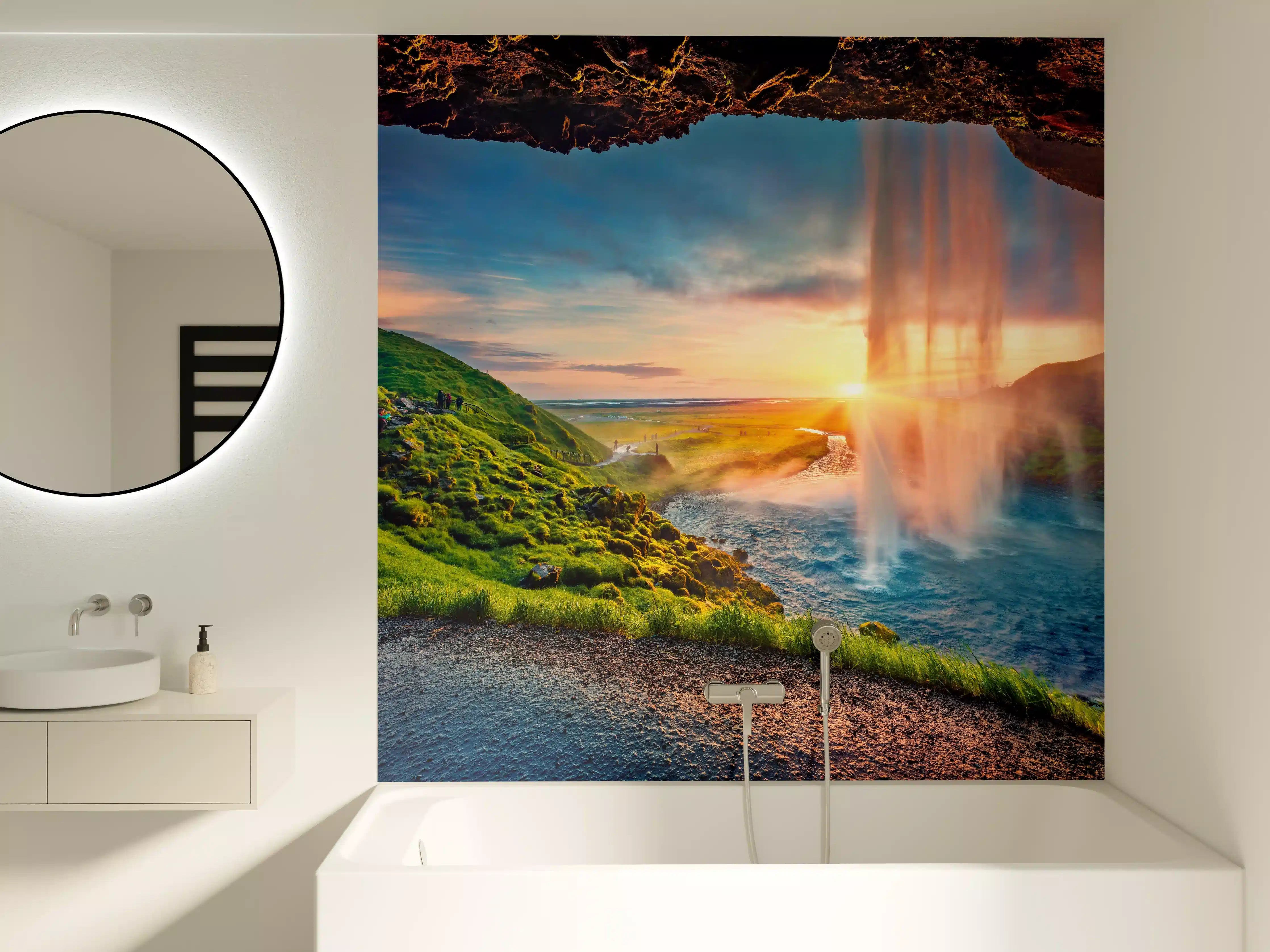 Badewannen-Rückwand - Spektakulärer Sonnenuntergang am Wasserfall Seljalandsfoss