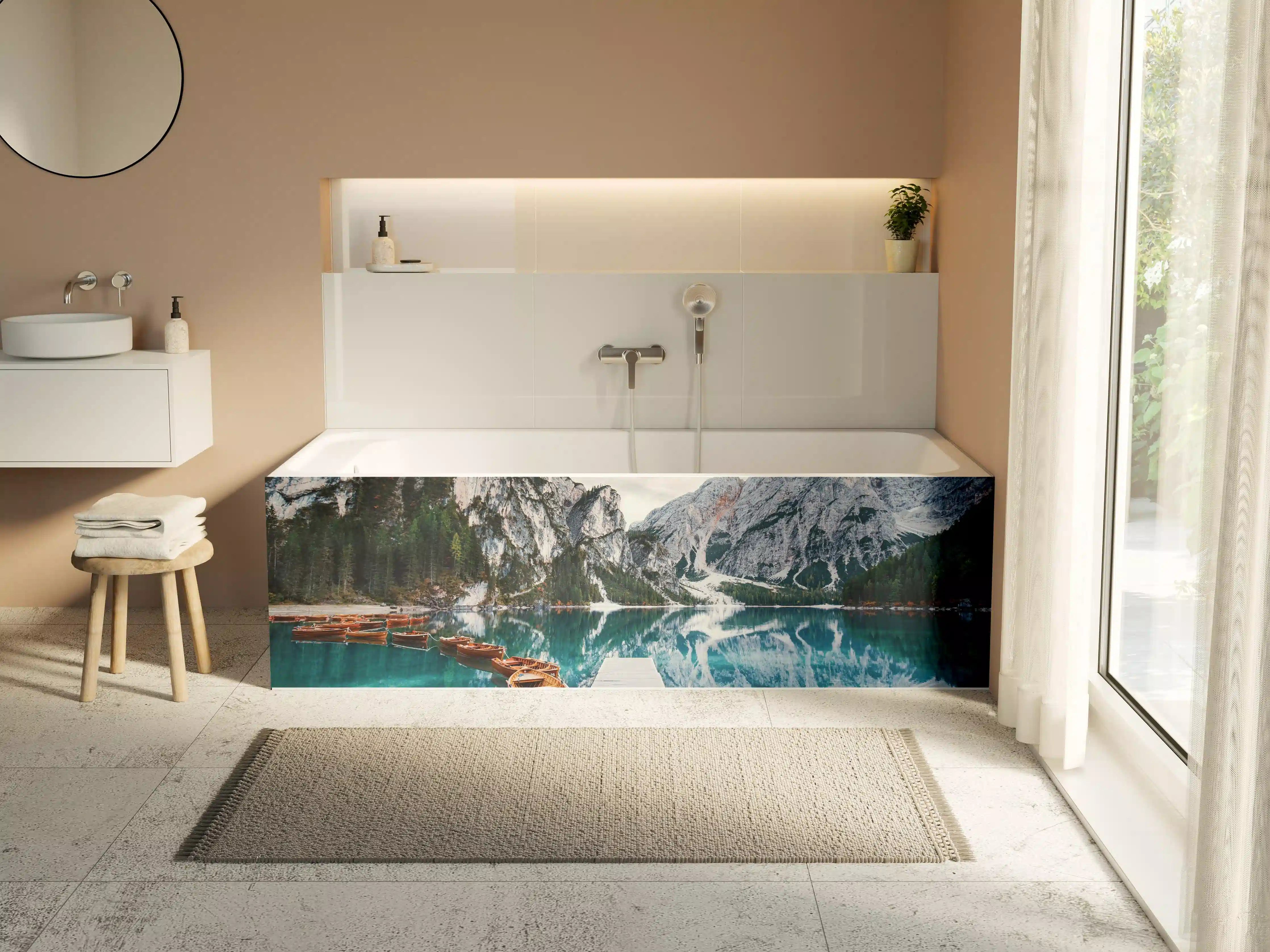 Badewannen-Rückwand - Steg am Bergsee mit Booten