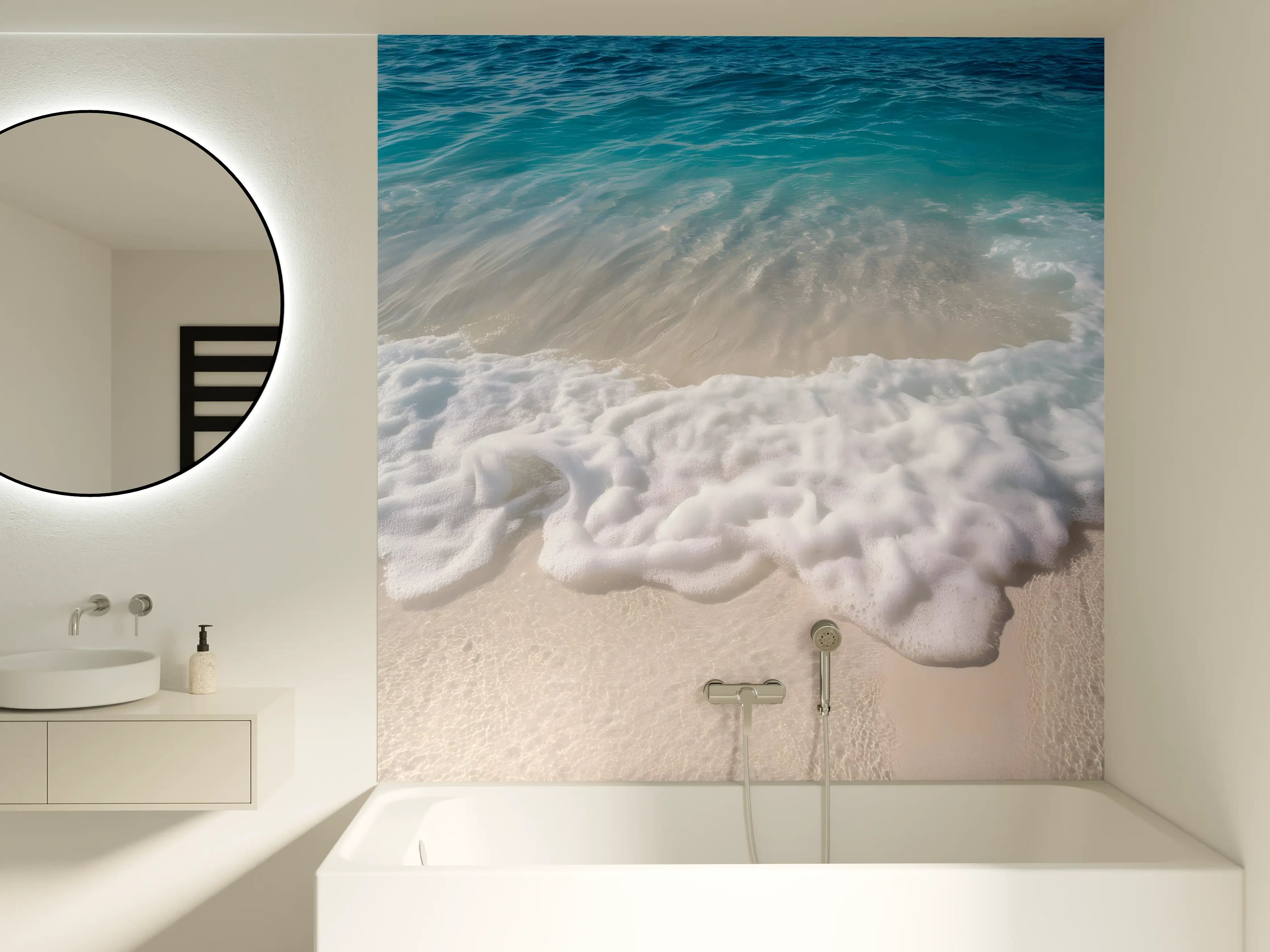 Badewannen-Rückwand - Strand mit sanften Wellen und Schaum