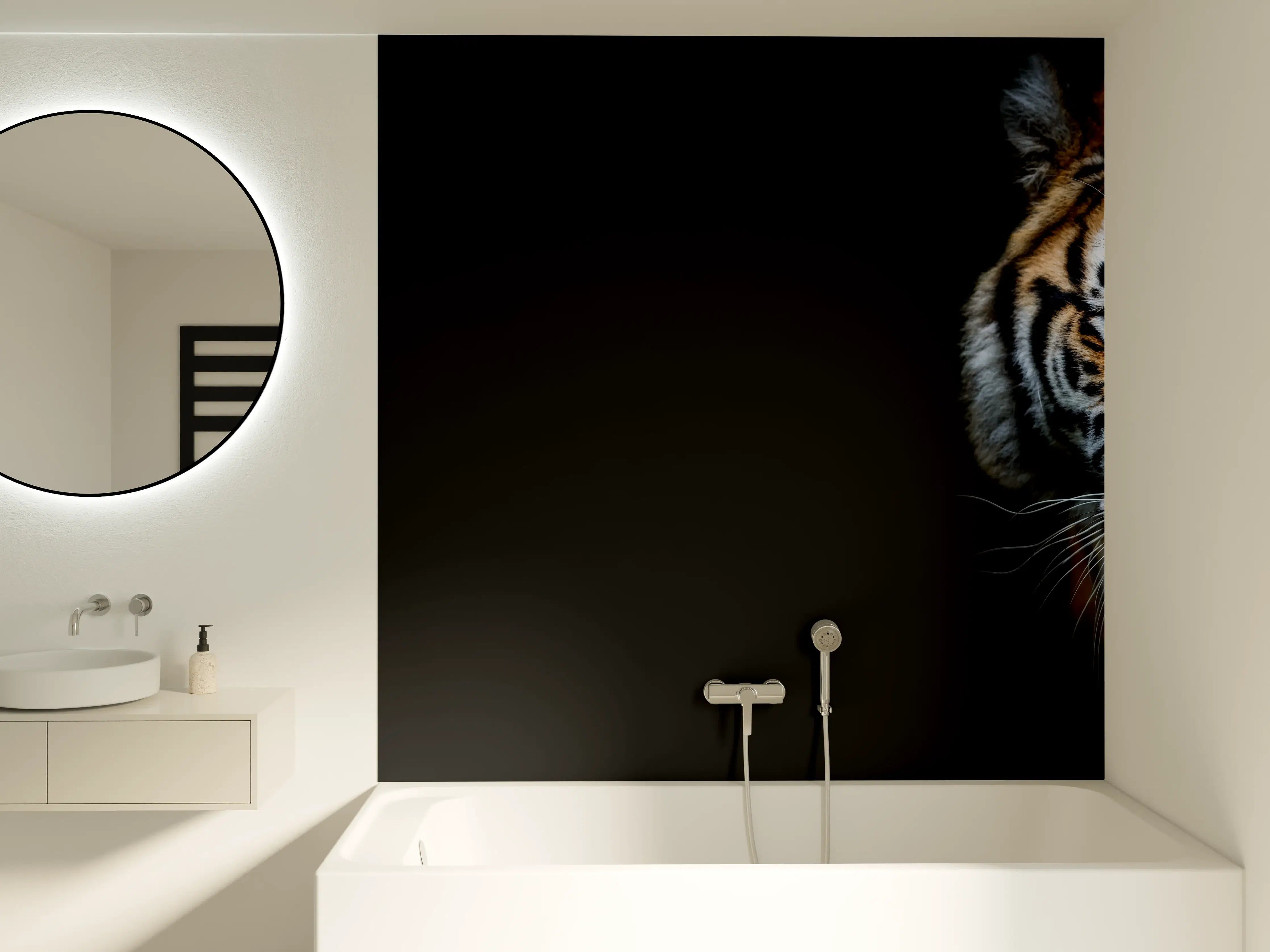 Badewannen-Rückwand - Tiger auf schwarzem Hintergrund