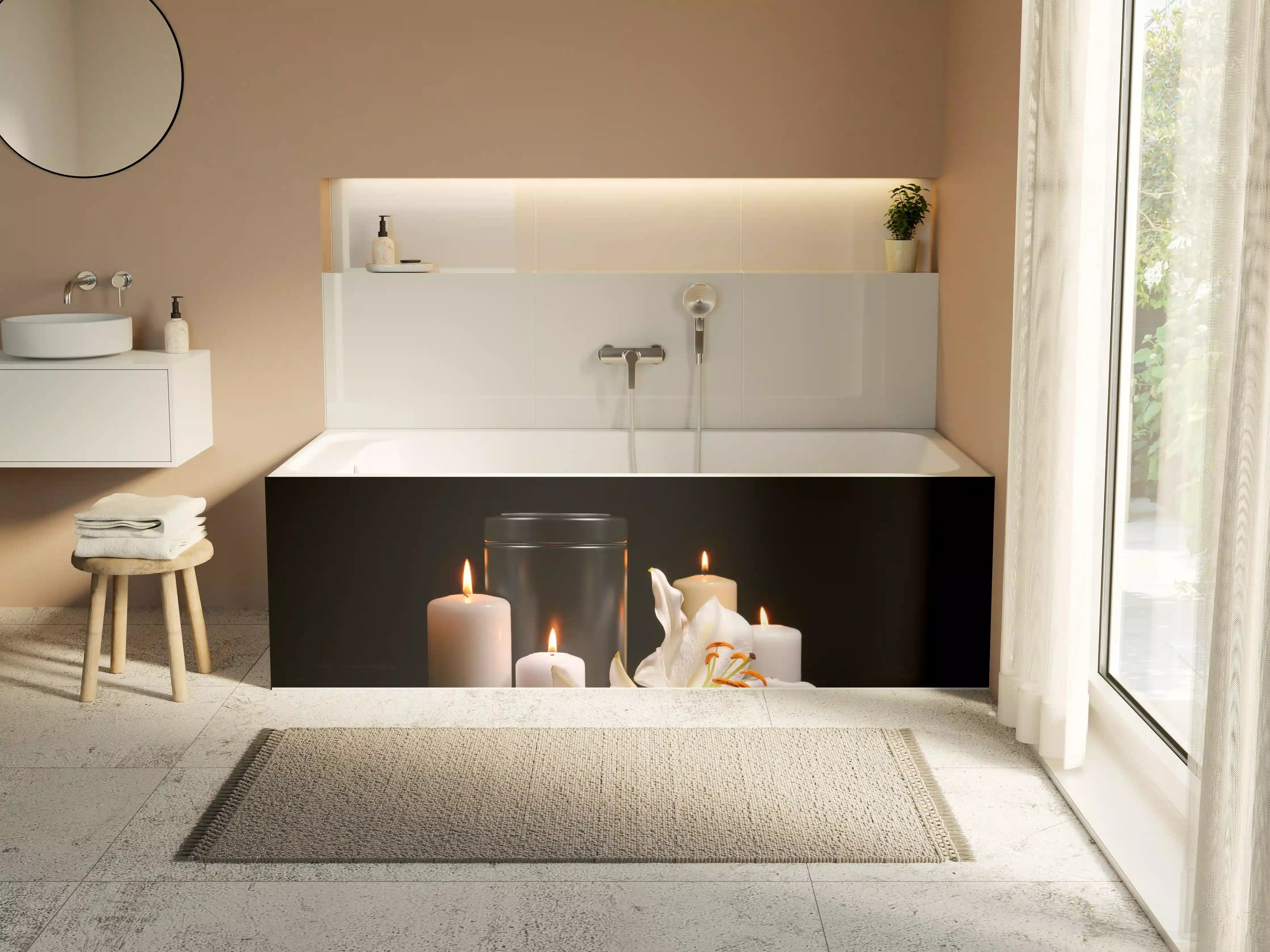 Badewannen-Rückwand - Totenurne mit Kerzen und Blume