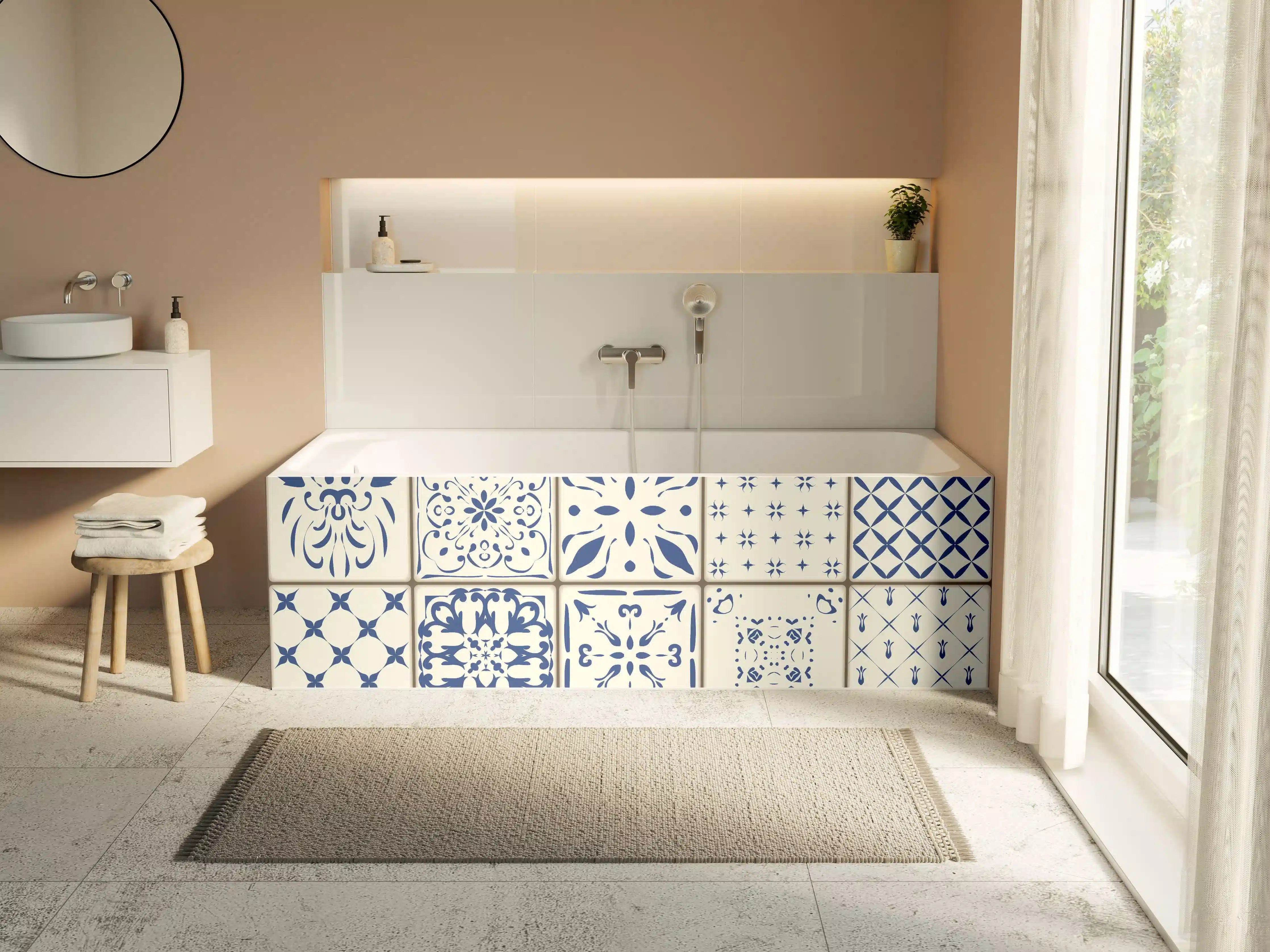 Badewannen-Rückwand - Traditionelle Blau-Weiß Fliesenmuster