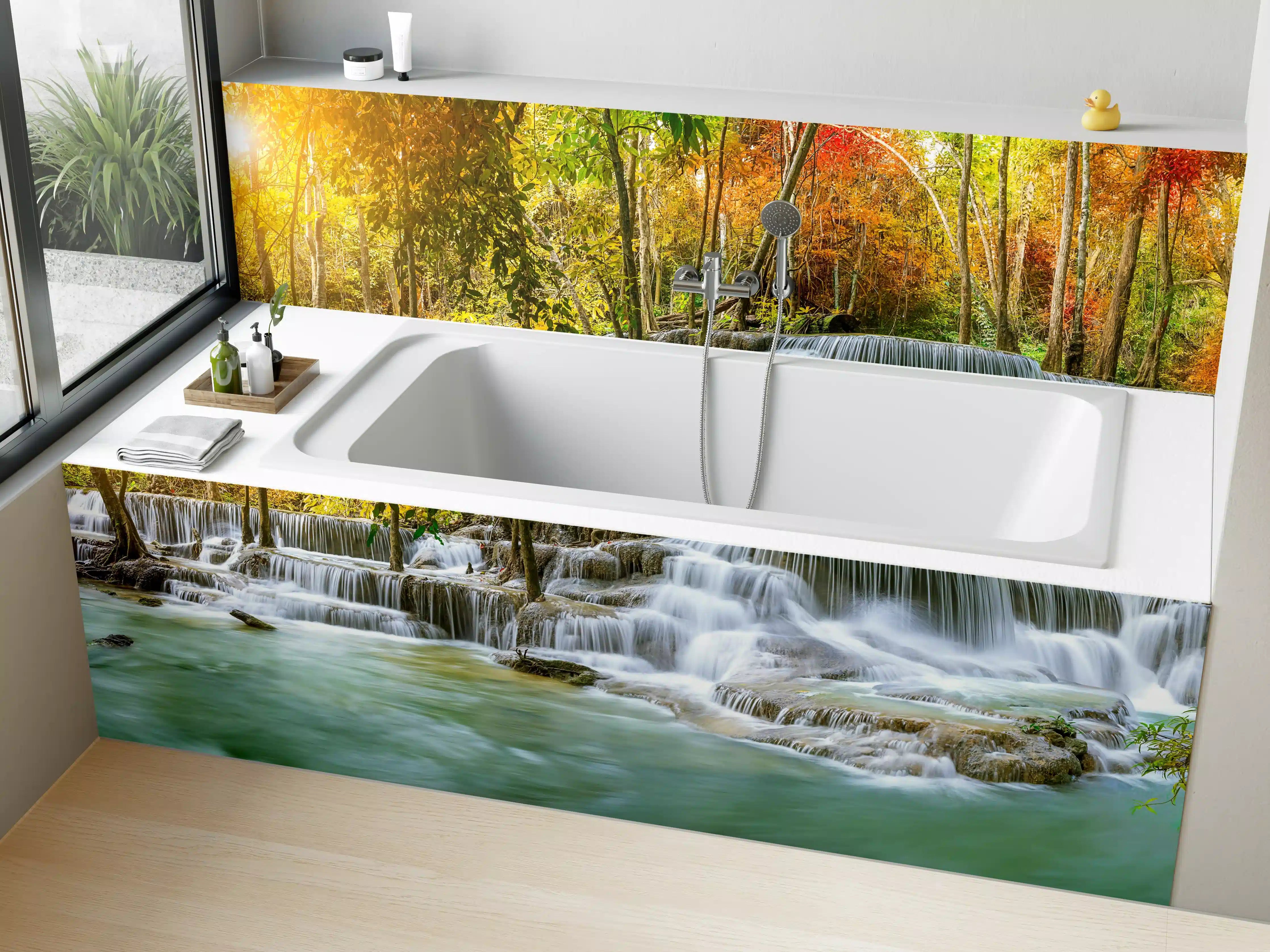 Badewannen-Rückwand - Türkis-Grüner Wasserfall im Herbst