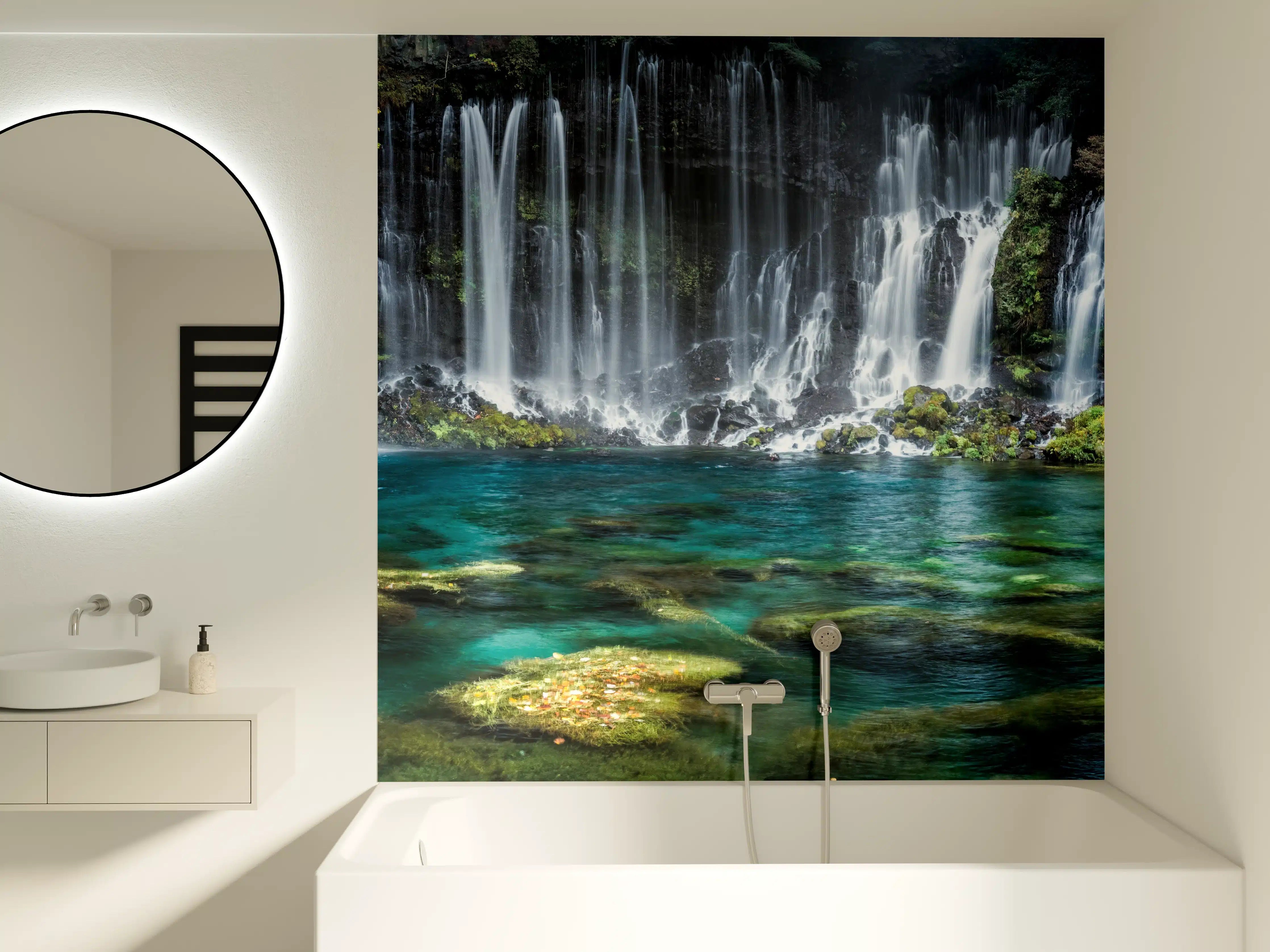 Badewannen-Rückwand - Türkisblaue Wasserfälle in Japan