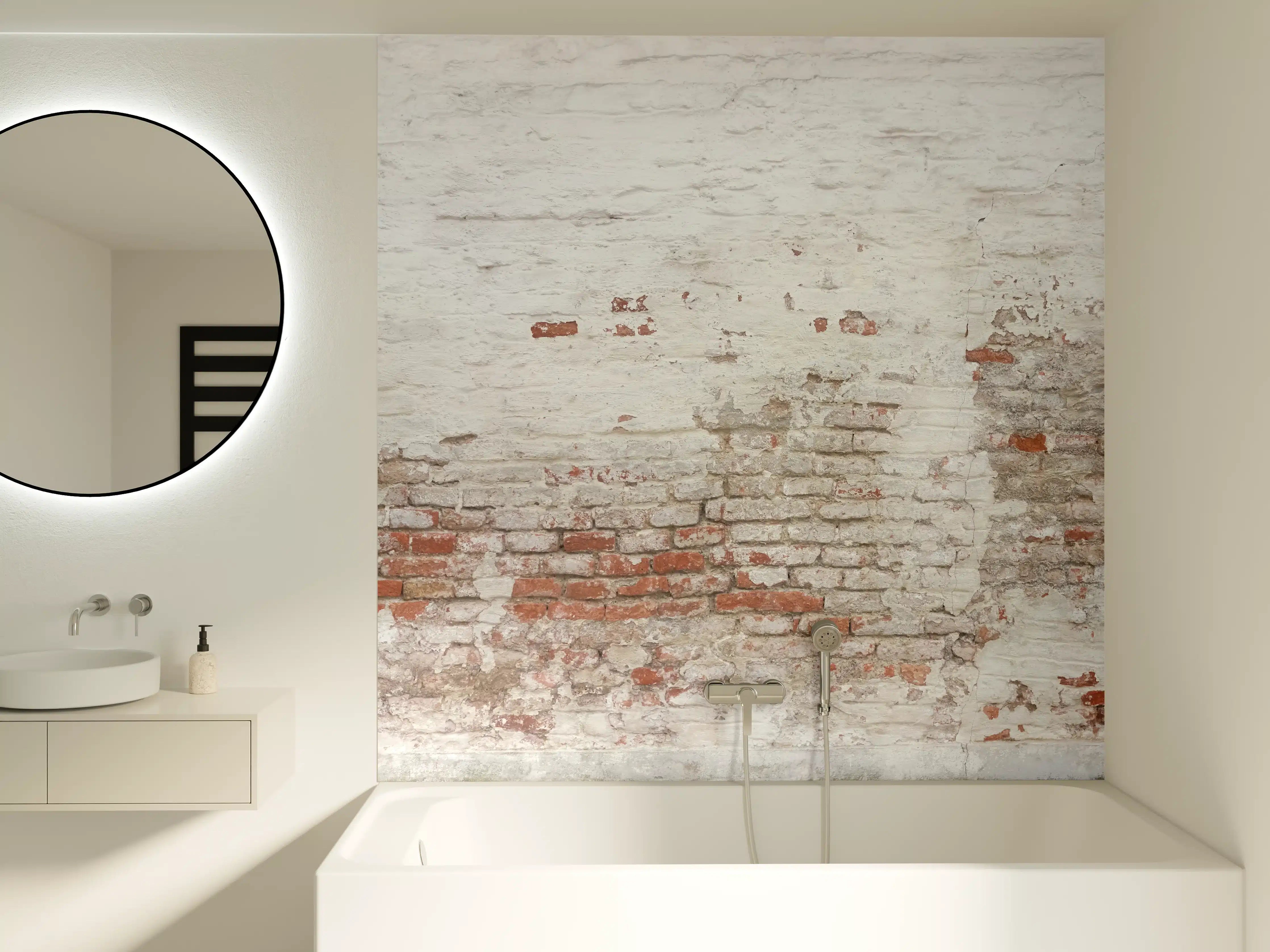 Badewannen-Rückwand - Veraltete Hauswand