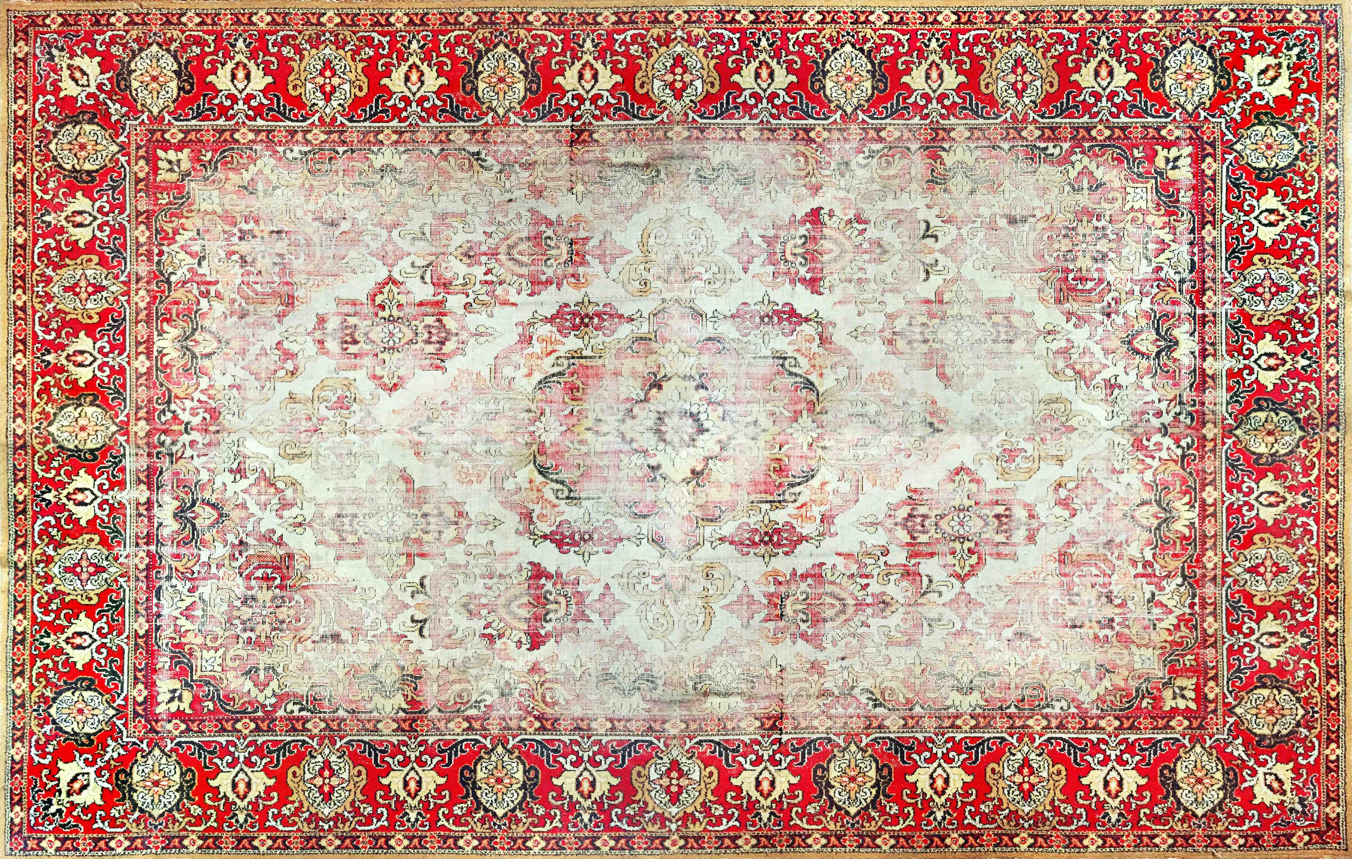 Badewannen-Rückwand-Vintage-Rot-Beige-Ornamentteppich