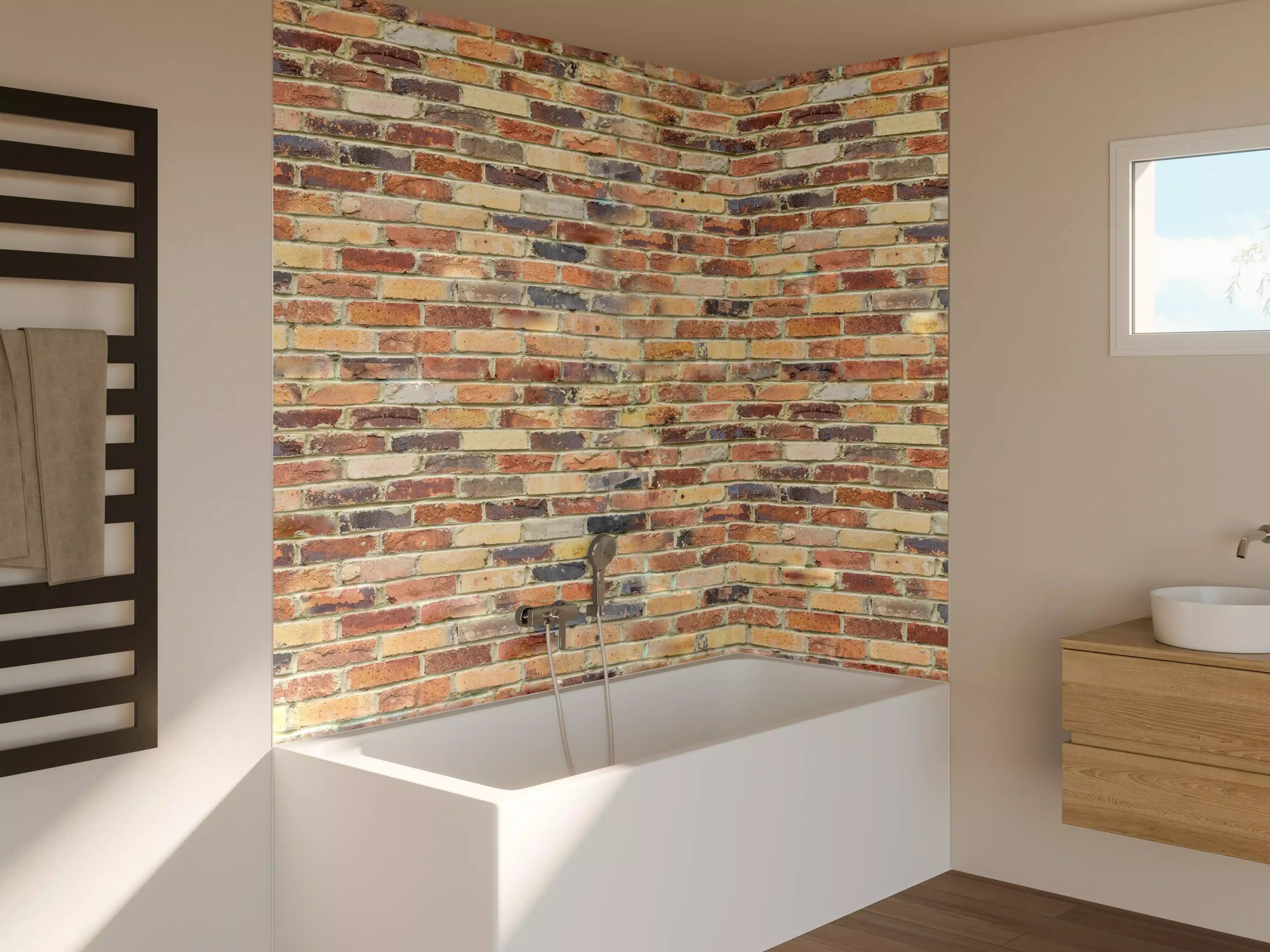Badewannen-Rückwand - Wand aus farbigen Ziegeln