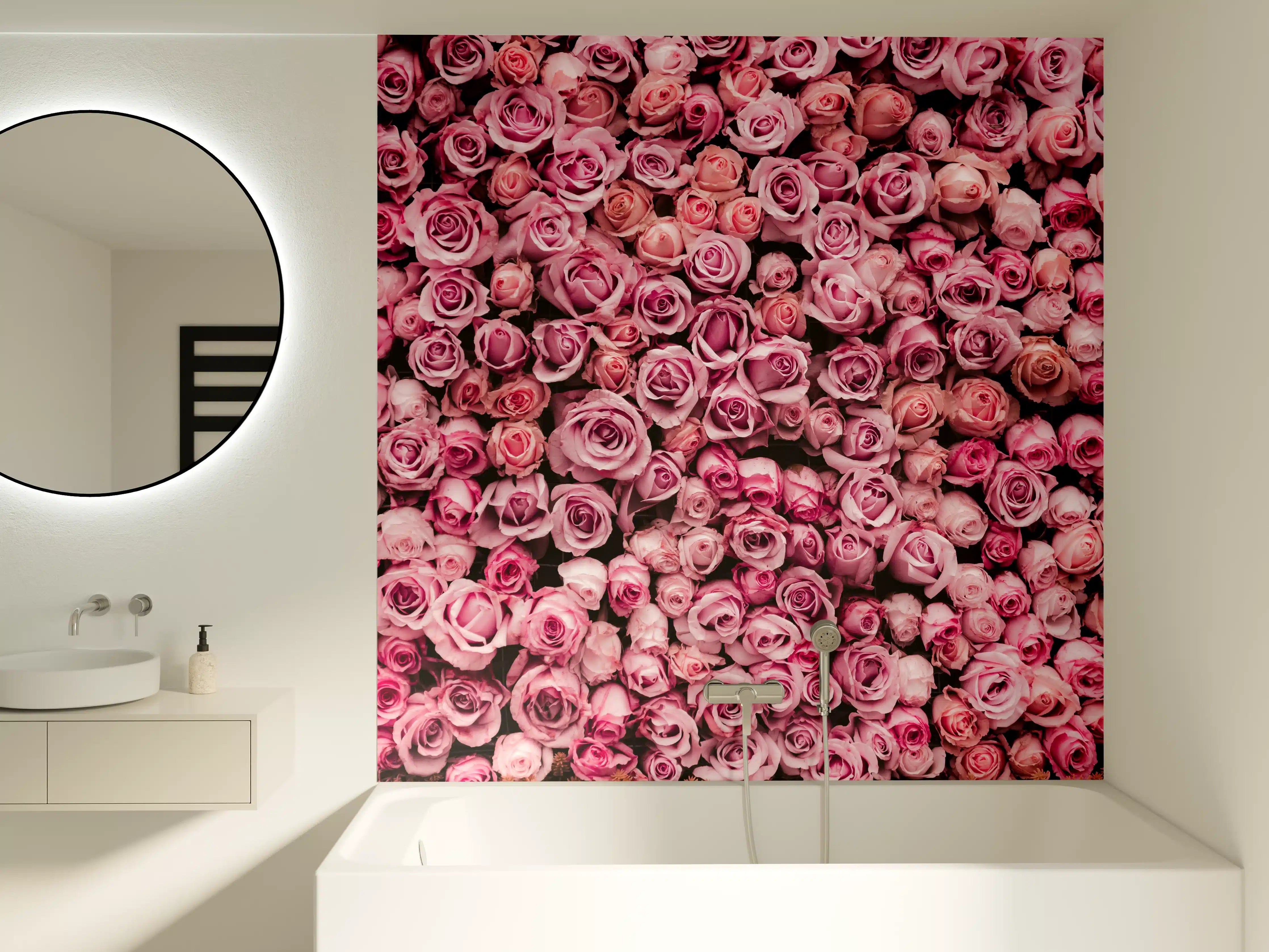 Badewannen-Rückwand - Wand aus frischen Rosen