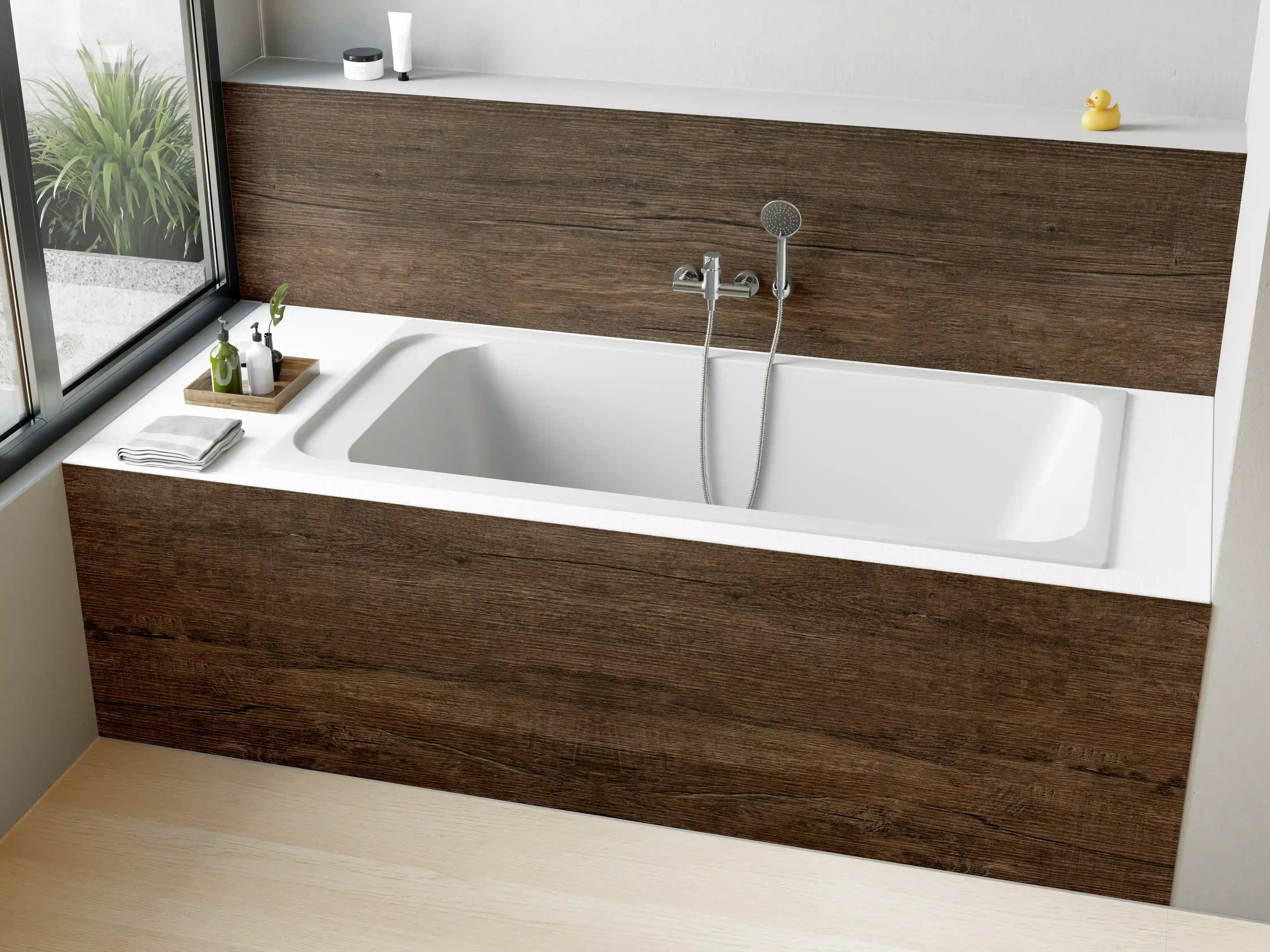 Badewannen-Rückwand - Warmes Holz mit Grauflair