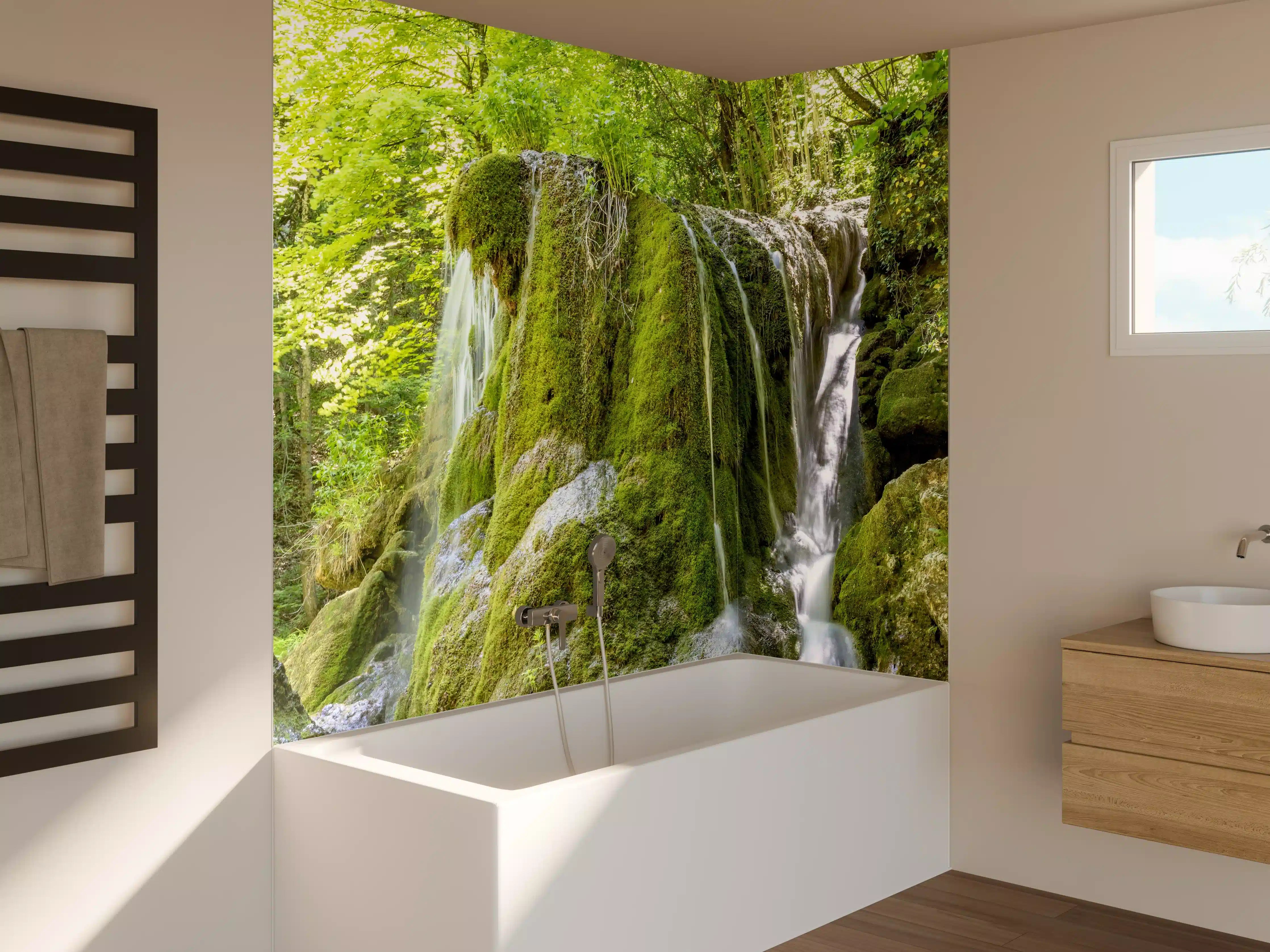 Badewannen-Rückwand - Wasserfall im Wald - Sevastopol