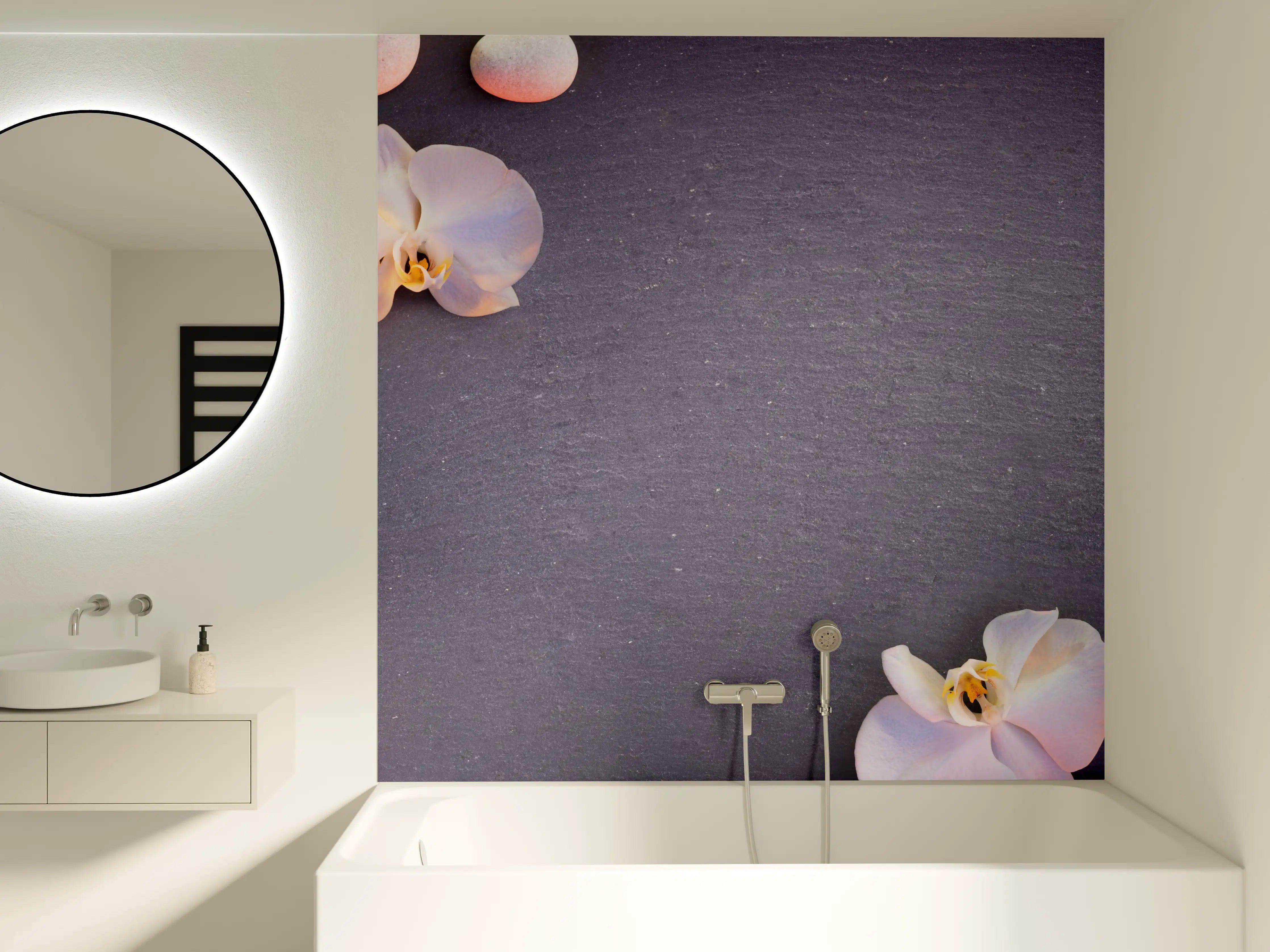 Badewannen-Rückwand - Weiß-Rosa Orchideen auf Schiefer