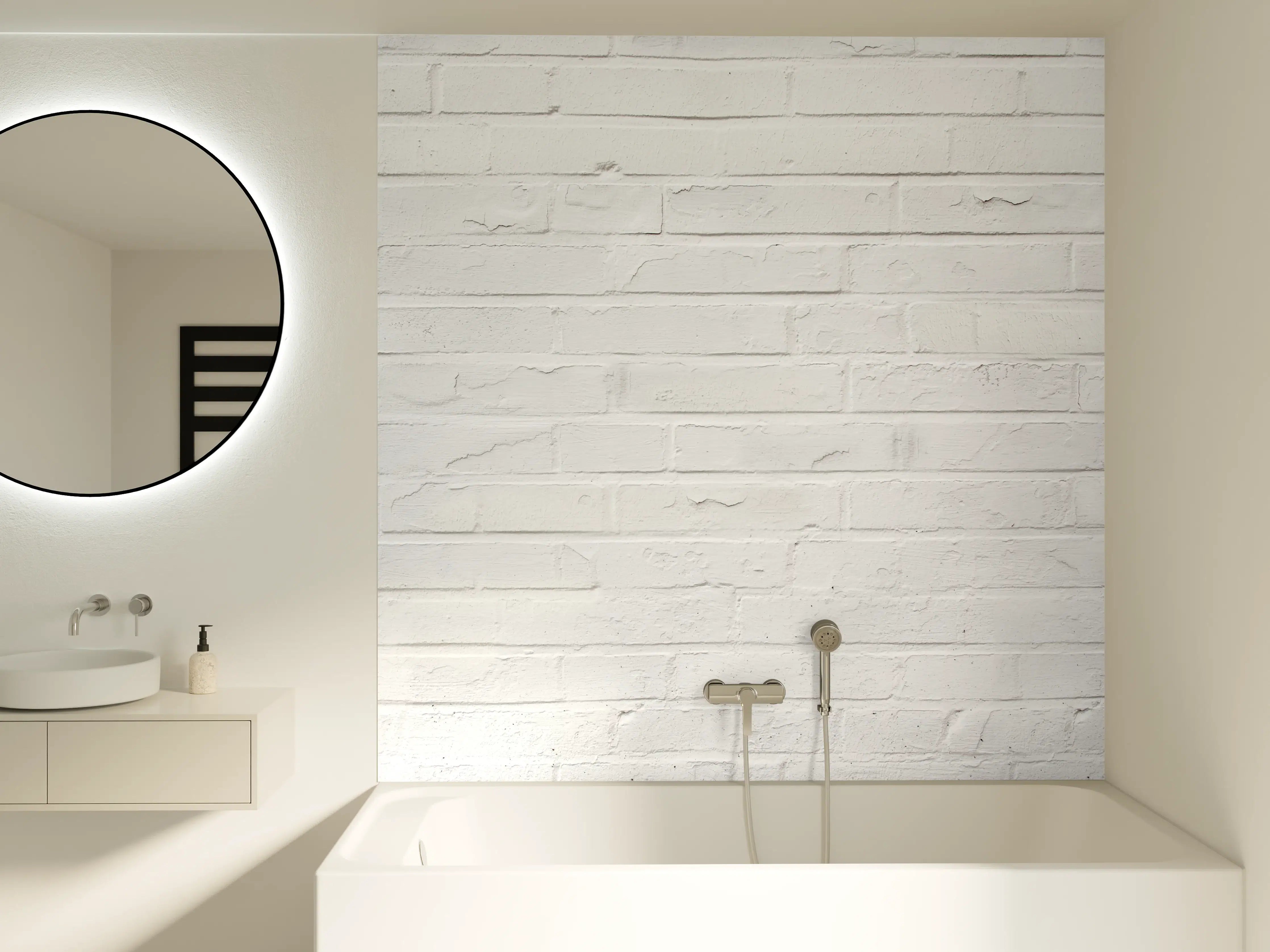 Badewannen-Rückwand - Weiß bemalte Steinmauer