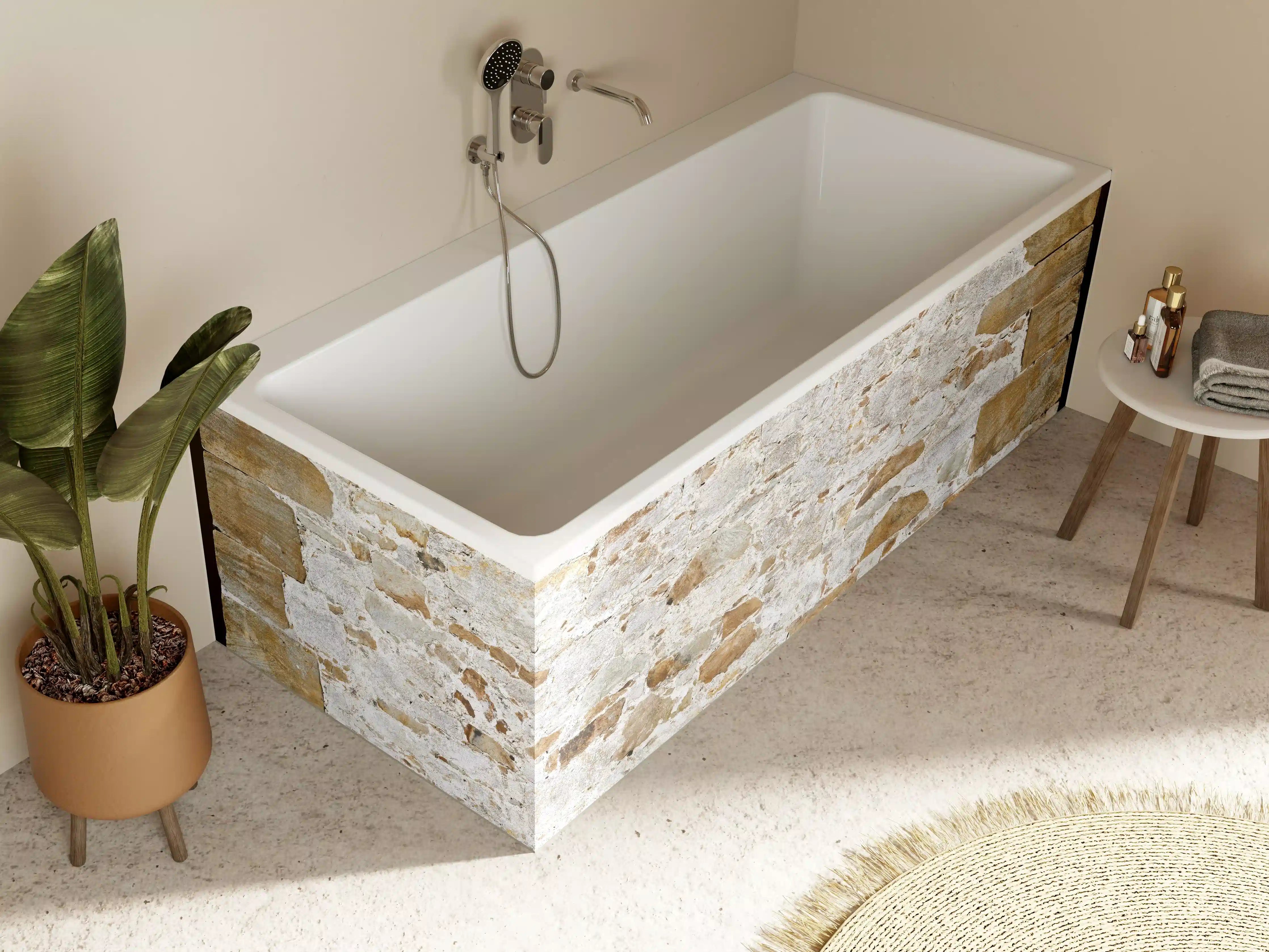 Badewannen-Rückwand - Weiße Steinmauer mit grauer Textur