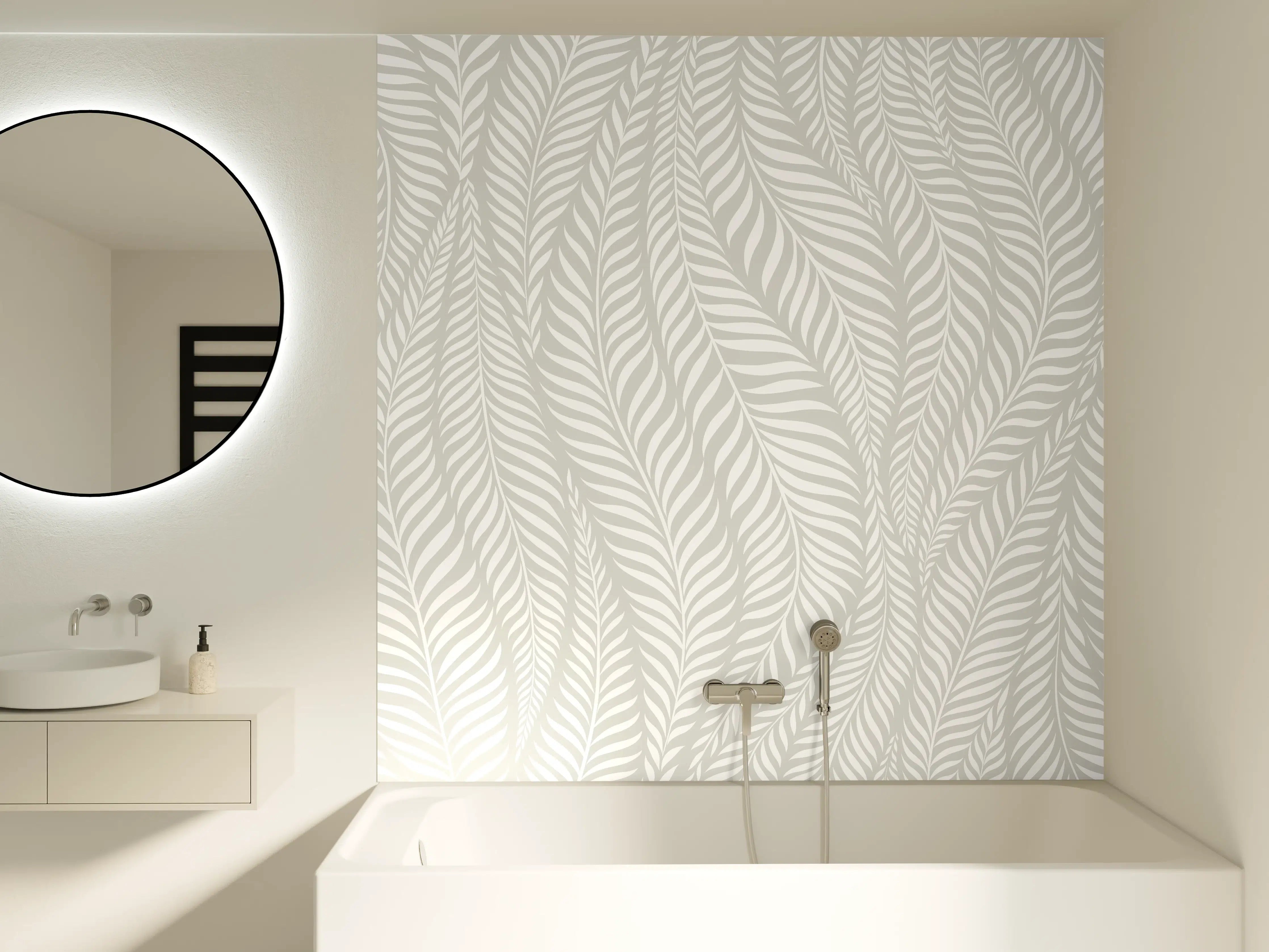 Badewannen-Rückwand - Weiße Wand mit zarten Blättermustern
