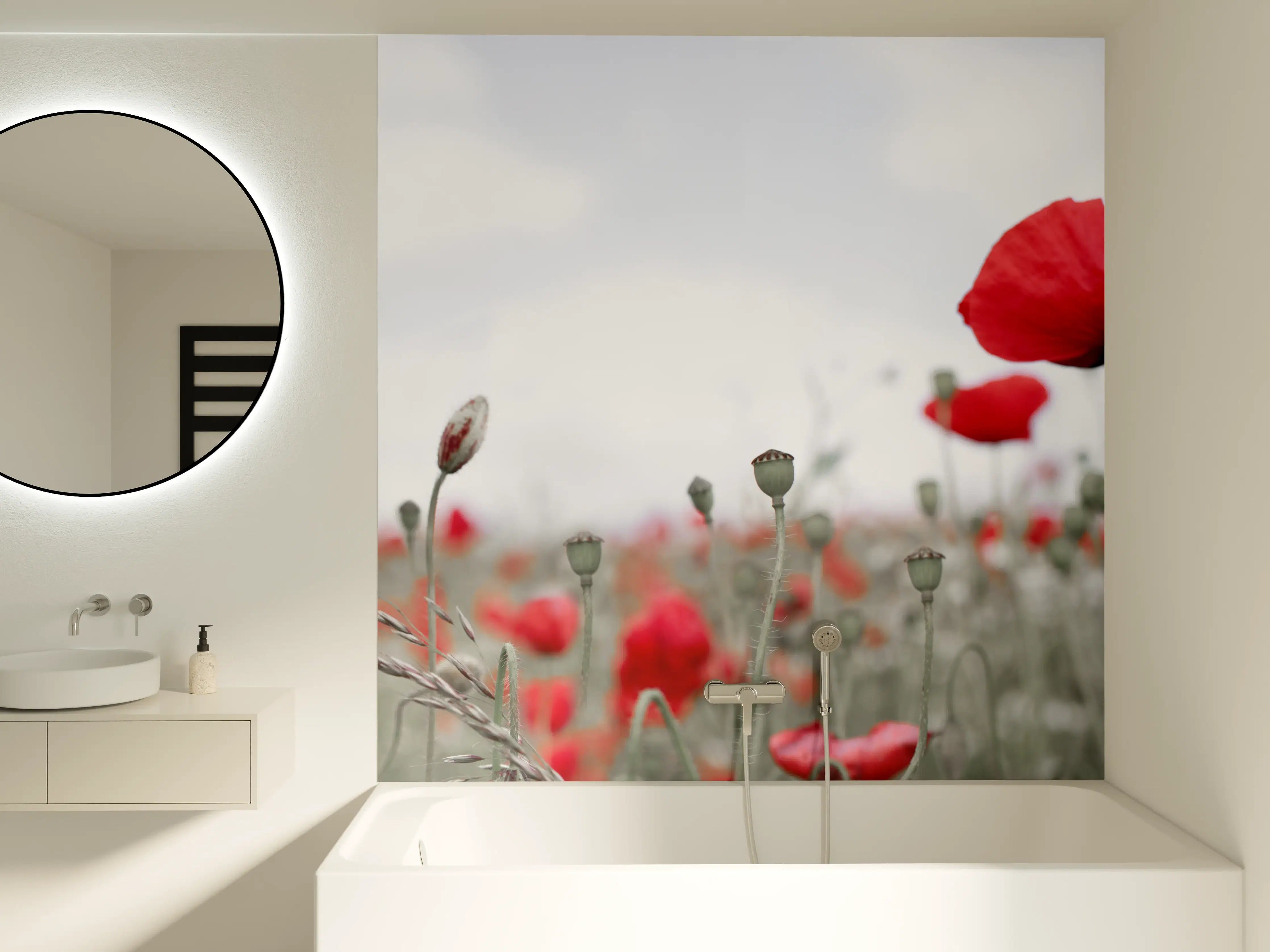 Badewannen-Rückwand - Weites rotes Mohnfeld Panorama