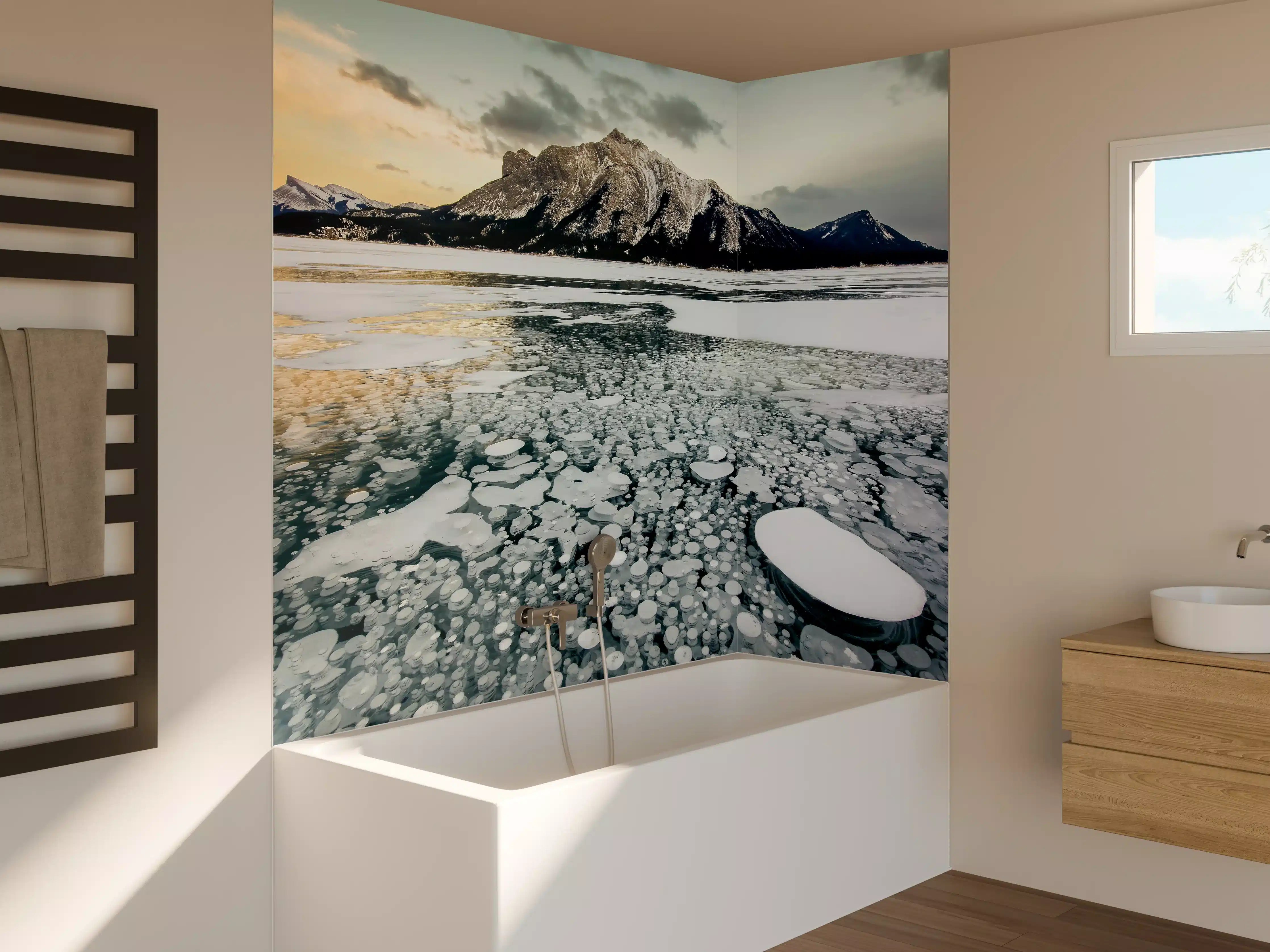 Badewannen-Rückwand - Winterlicher See mit Eisblasen