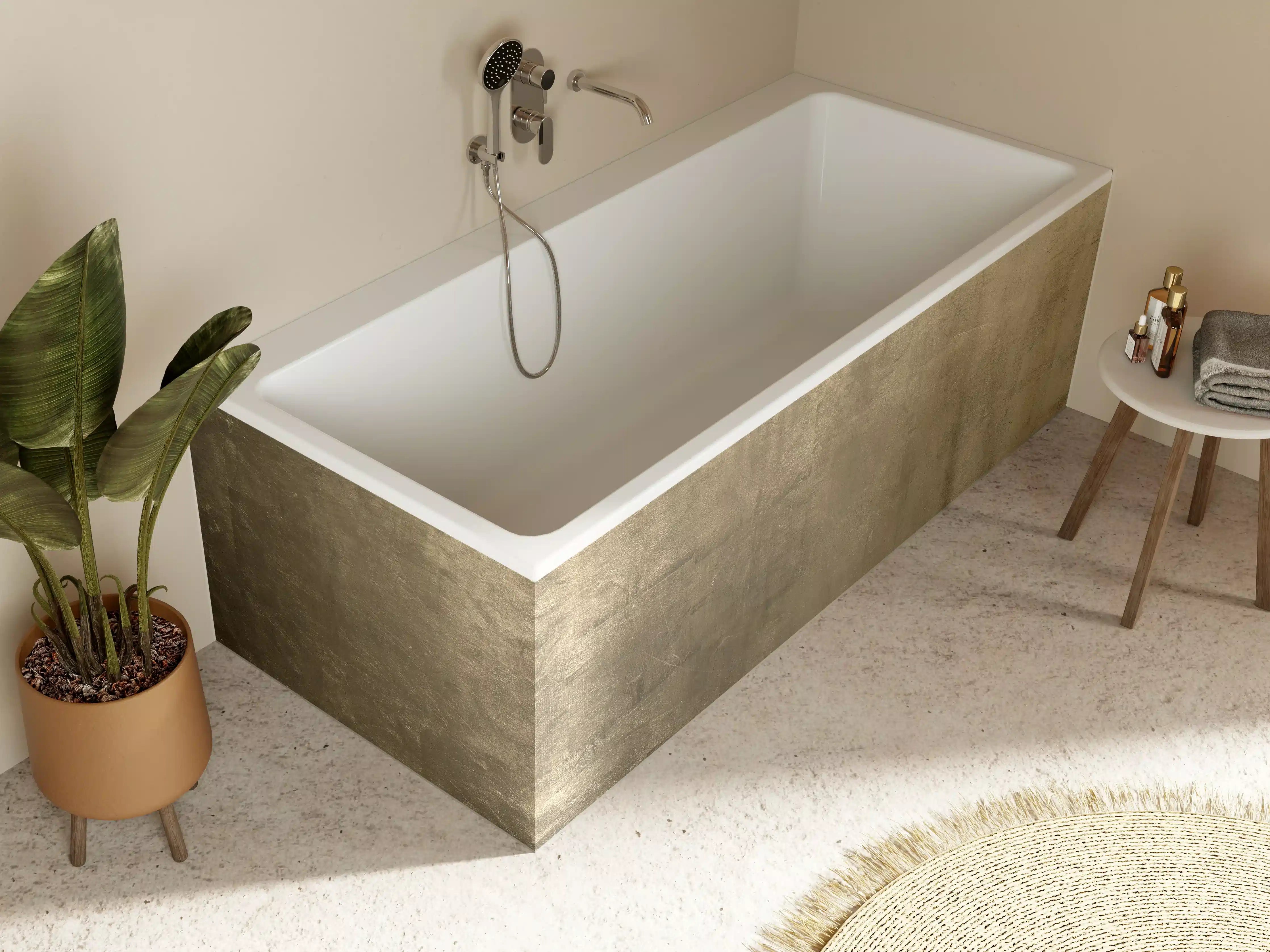 Badewannen-Rückwand - Wuchtige Betontapete in Gold-Tönen
