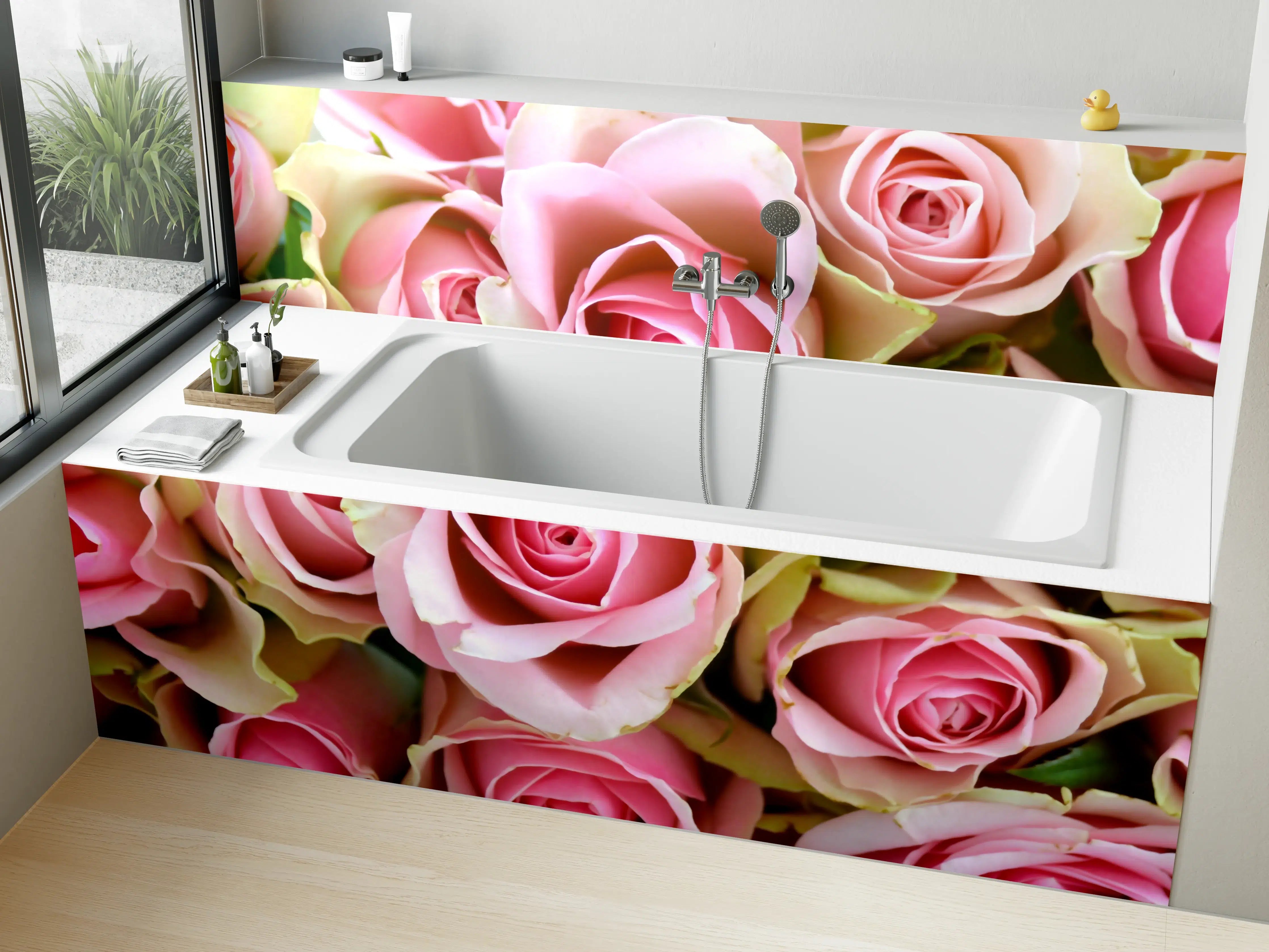 Badewannen-Rückwand - Zarte pinke Rosen in Hüllblättern