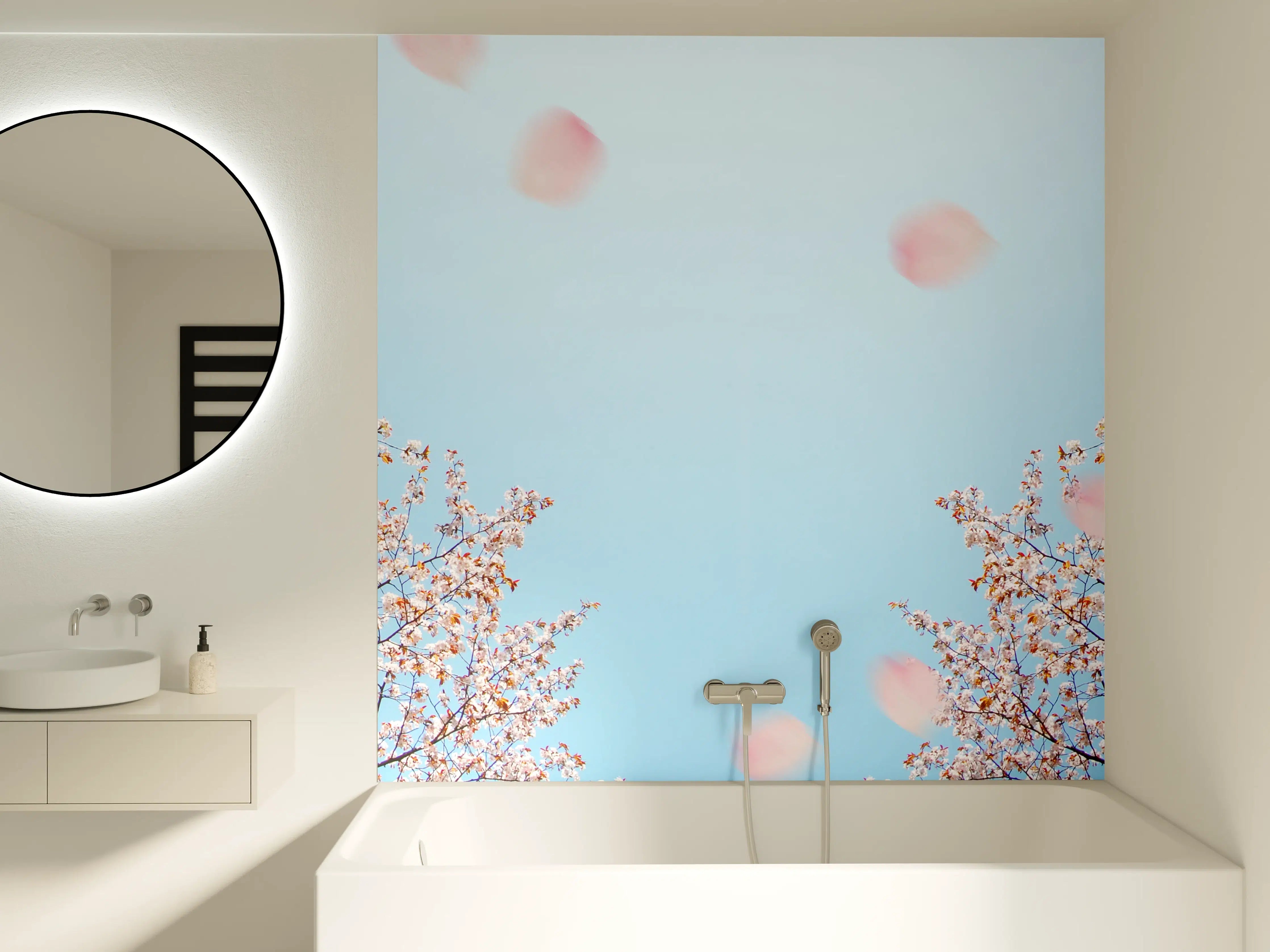 Badewannen-Rückwand - Zarter Frühlingshimmel mit blühenden Bäumen