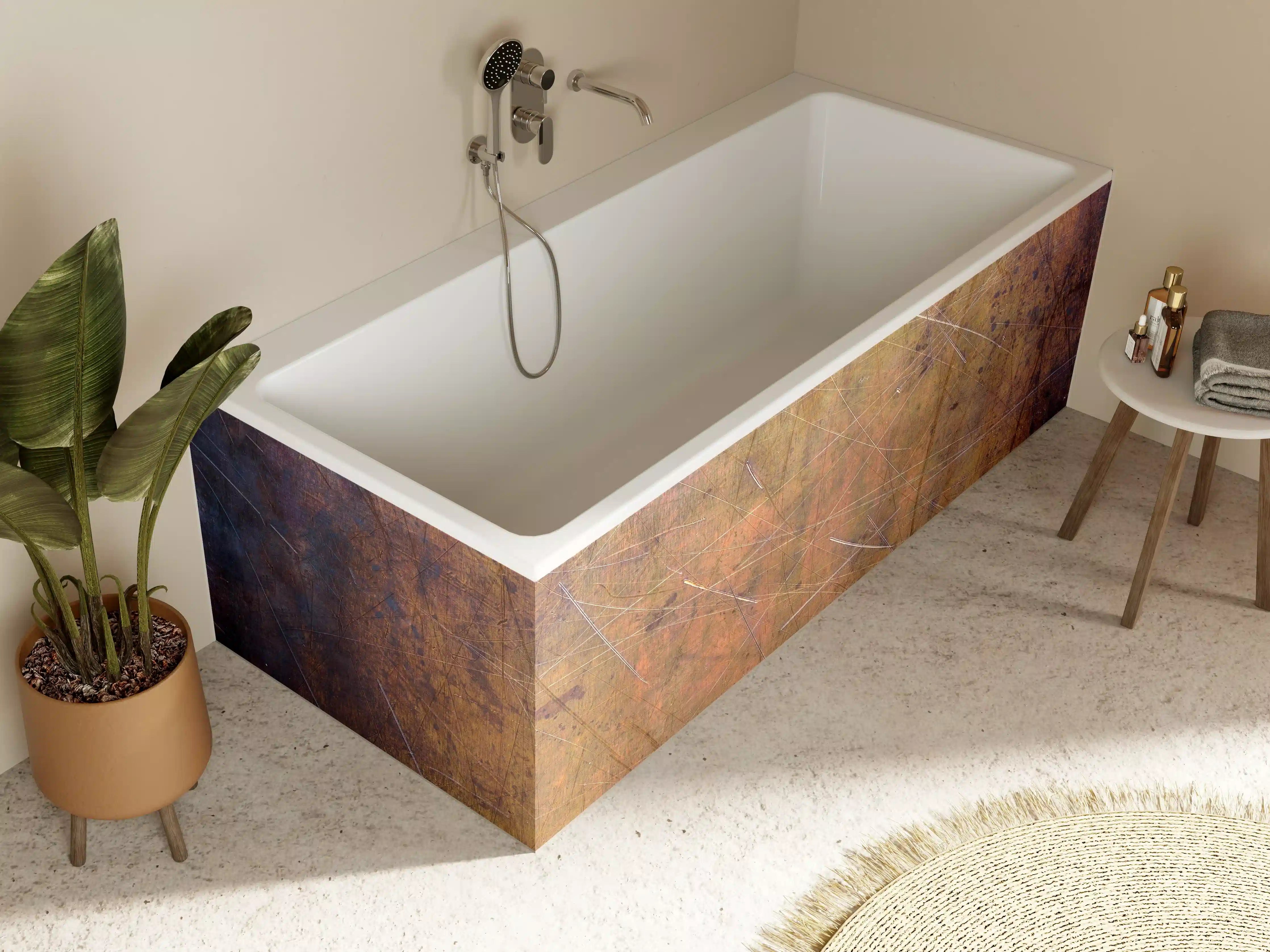Badewannen-Rückwand - Zerkratzte Kupferplatte