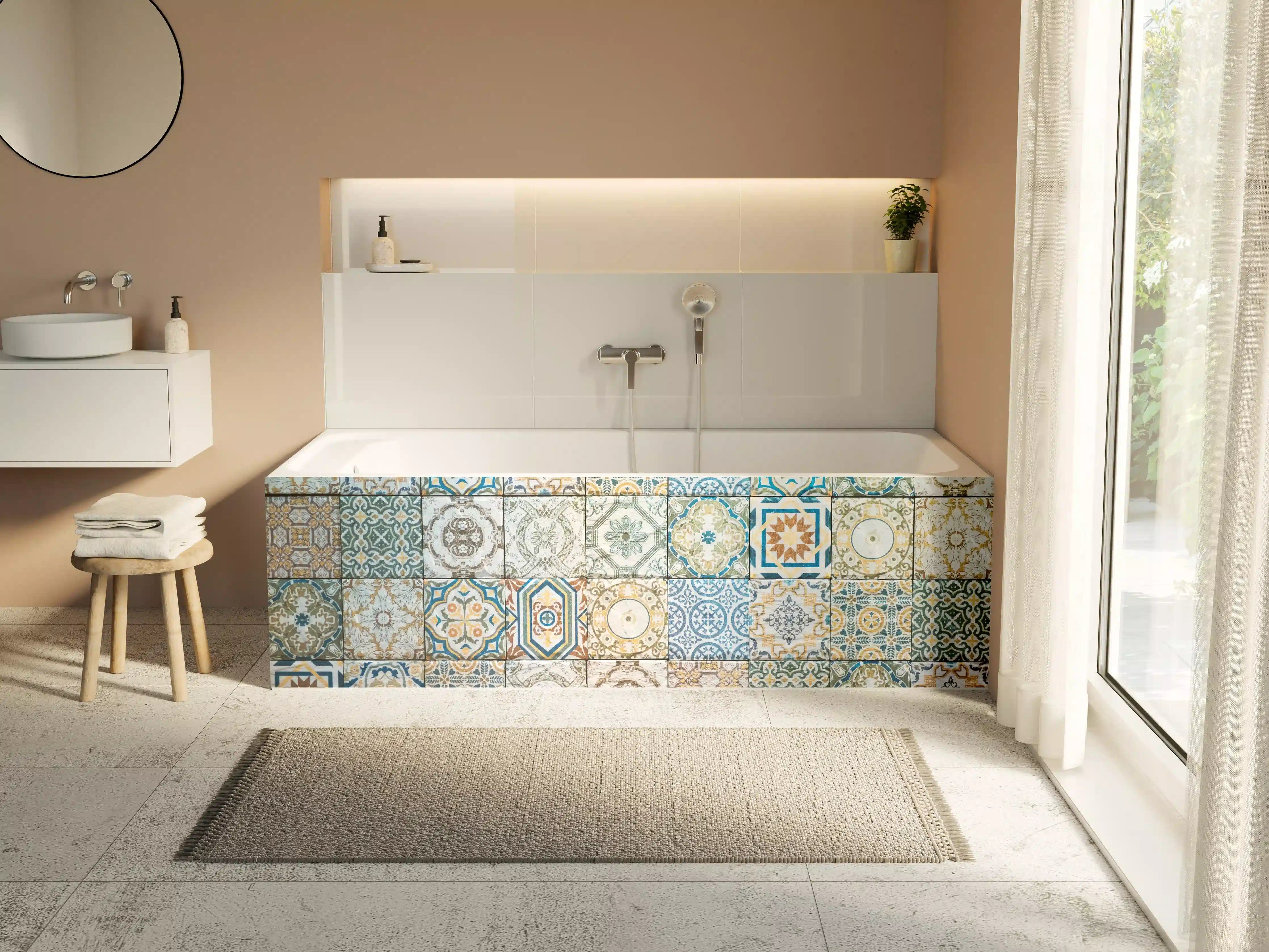 Badewannen-Rückwand - buntes Mosaik im spanischen Stil