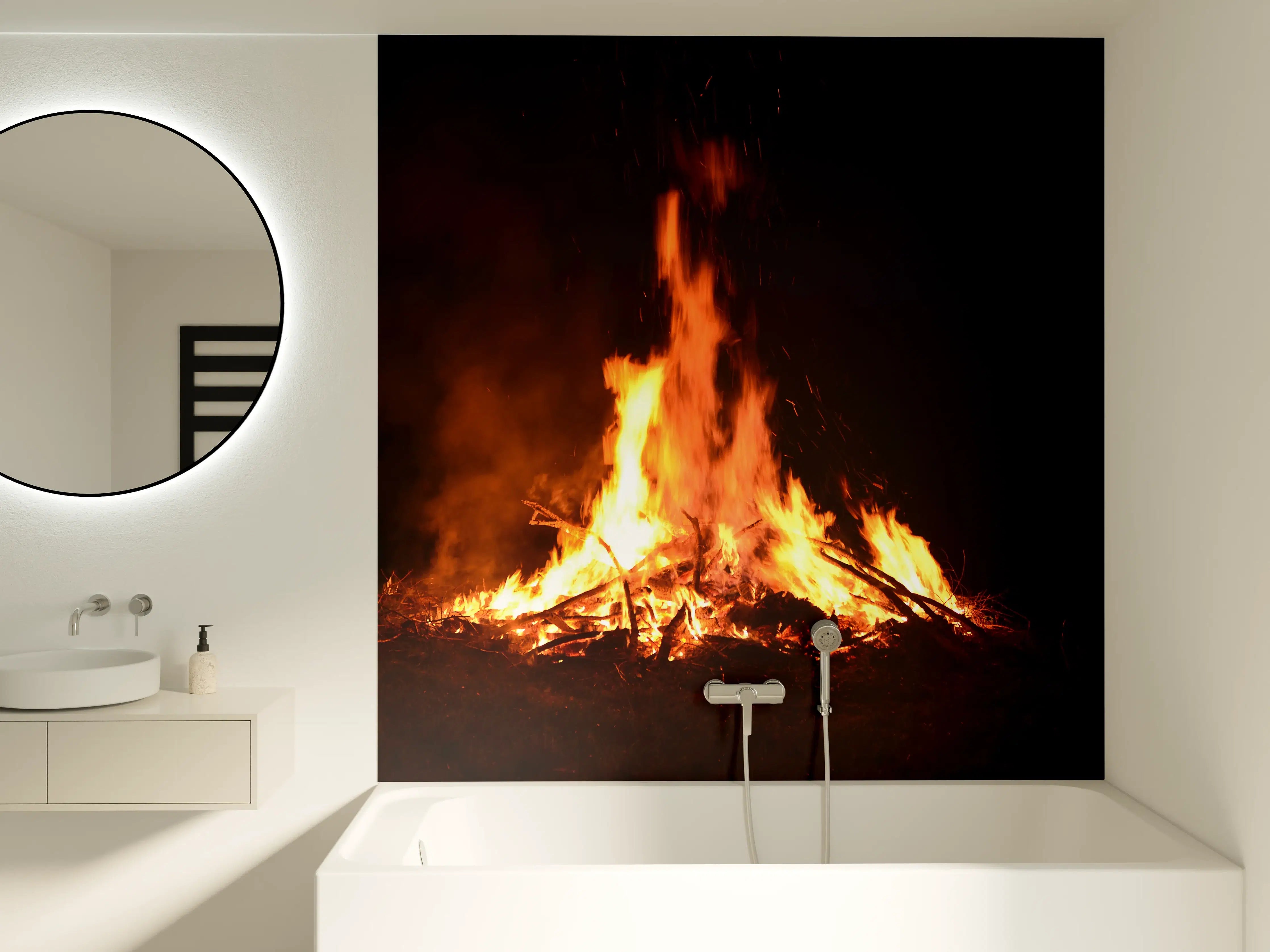 Badewannen-Rückwand - gewaltiges outdoor Lagerfeuer