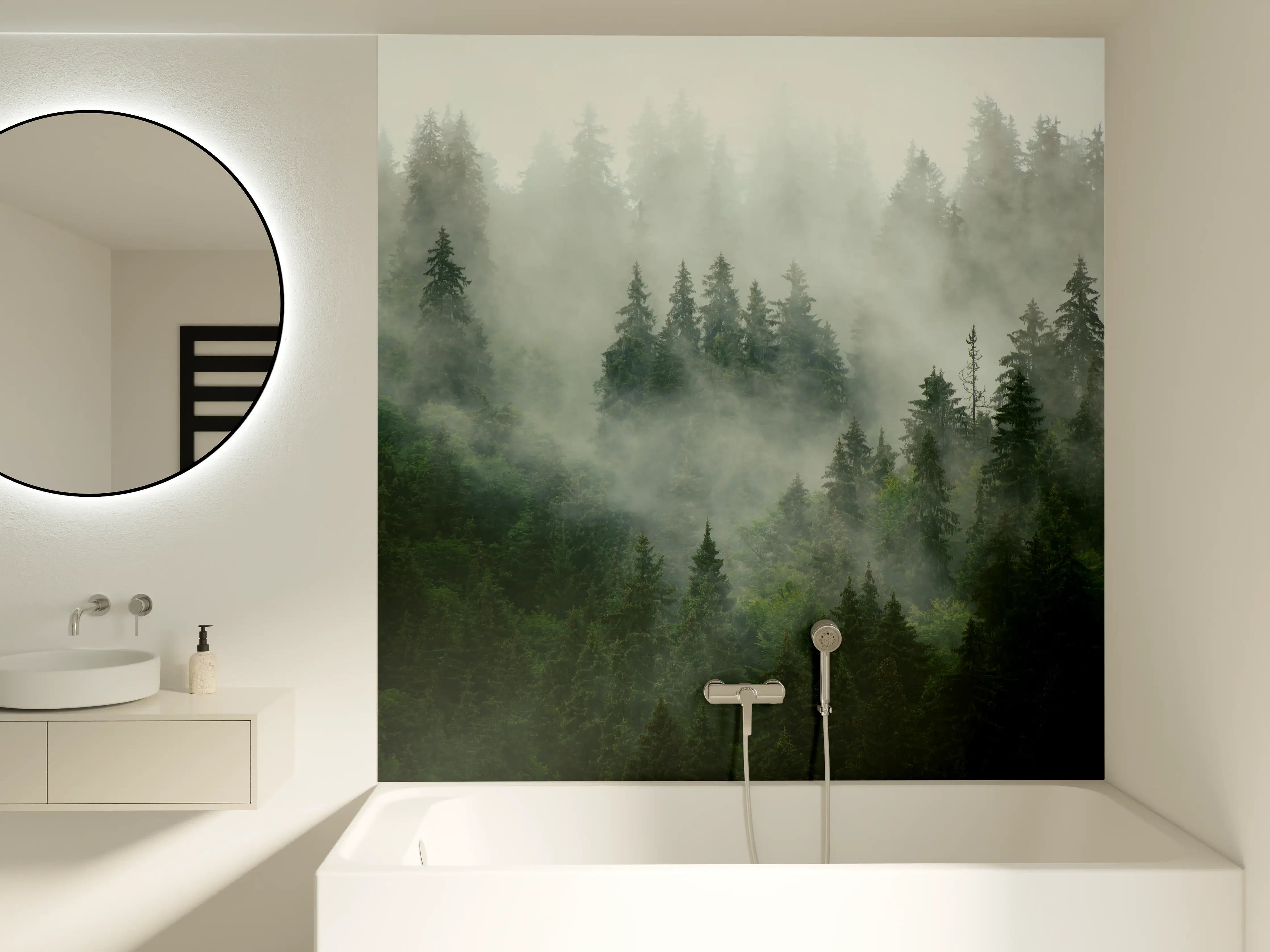 Badewannen-Rückwand - neblige Waldlandschaft