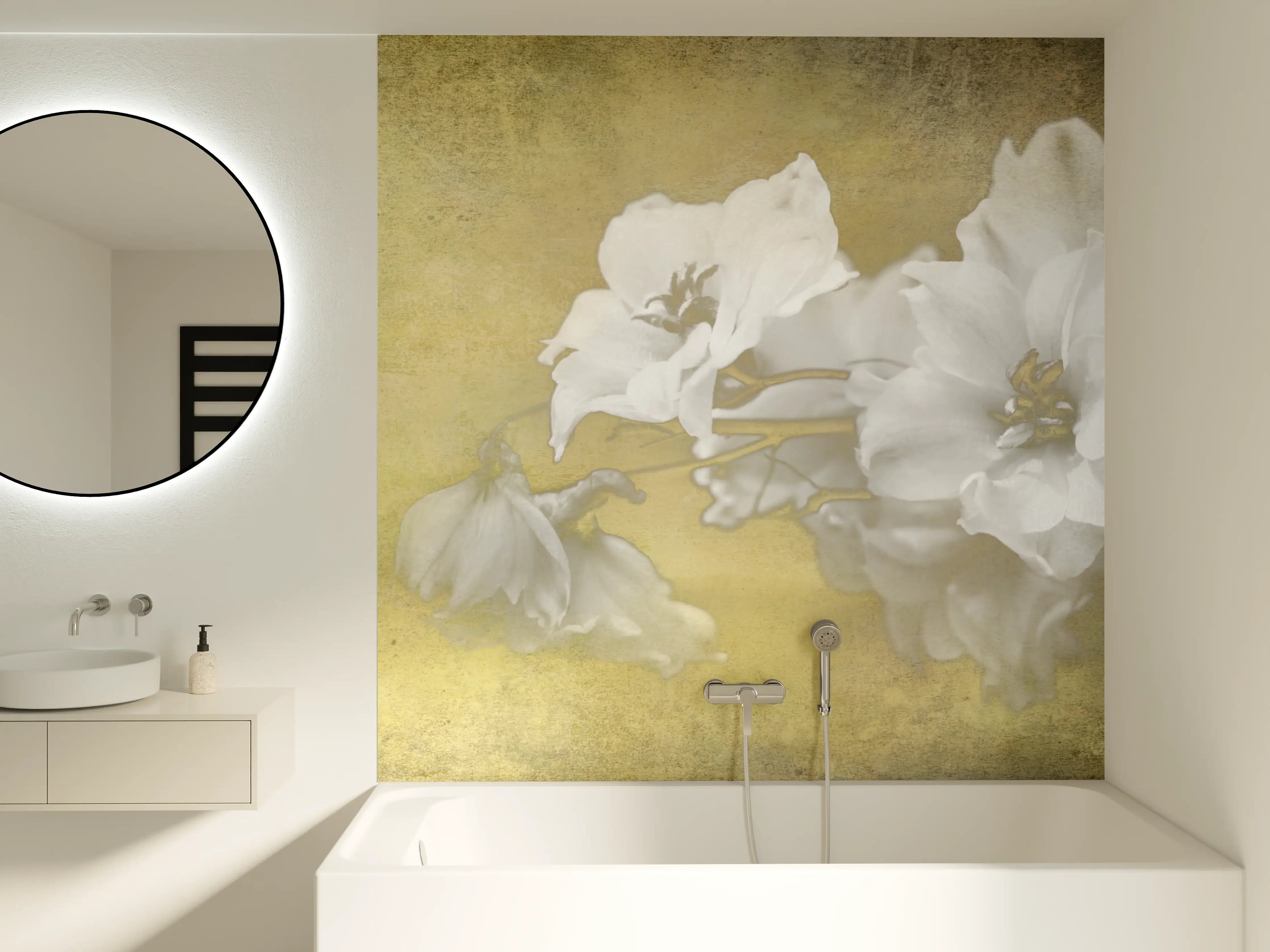 Badewannen-Rückwand - weiße Blumen auf goldenem Hintergrund