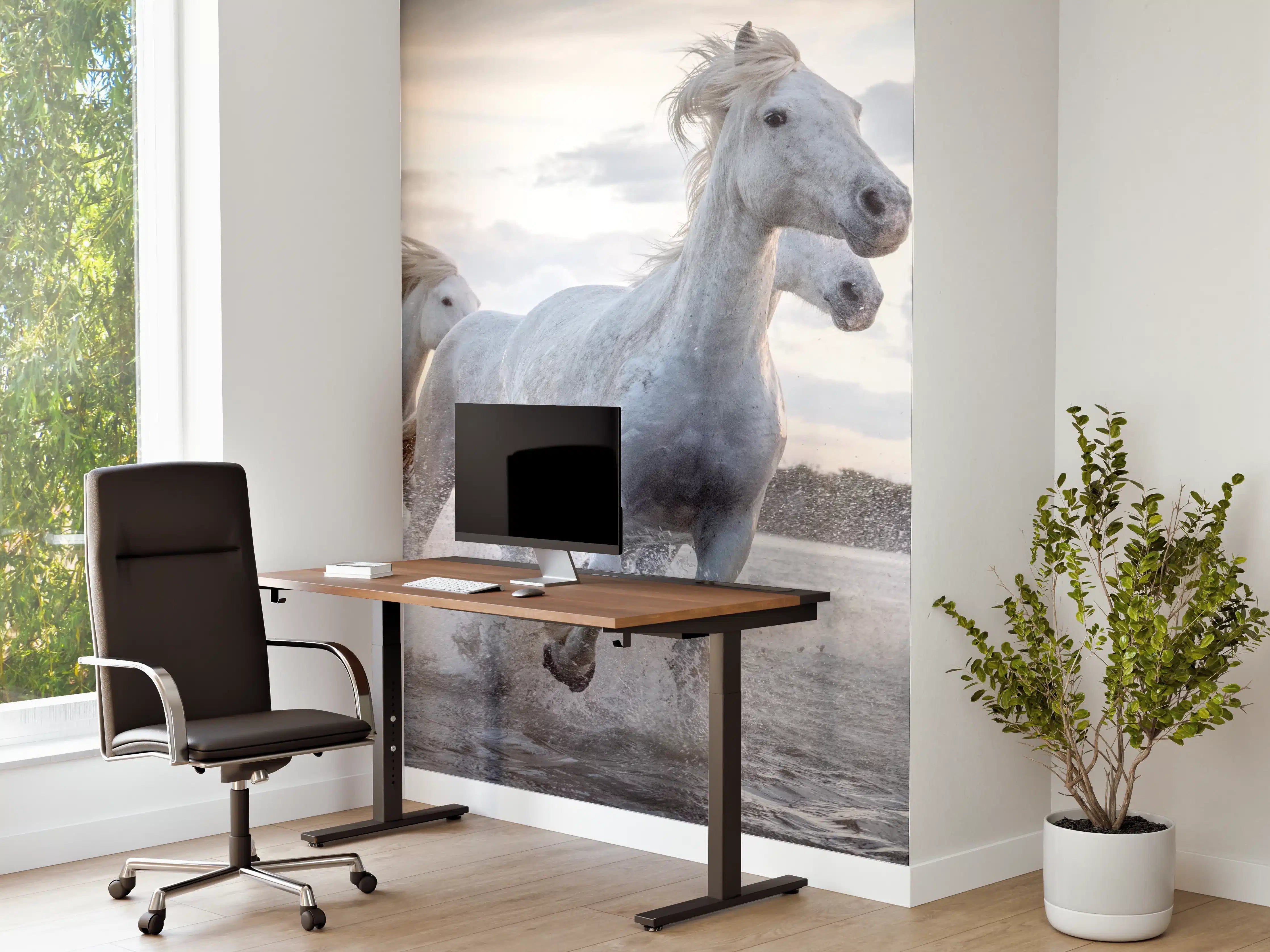 Büro Wandgestaltung - lebhafte Pferdeherde in Camargue