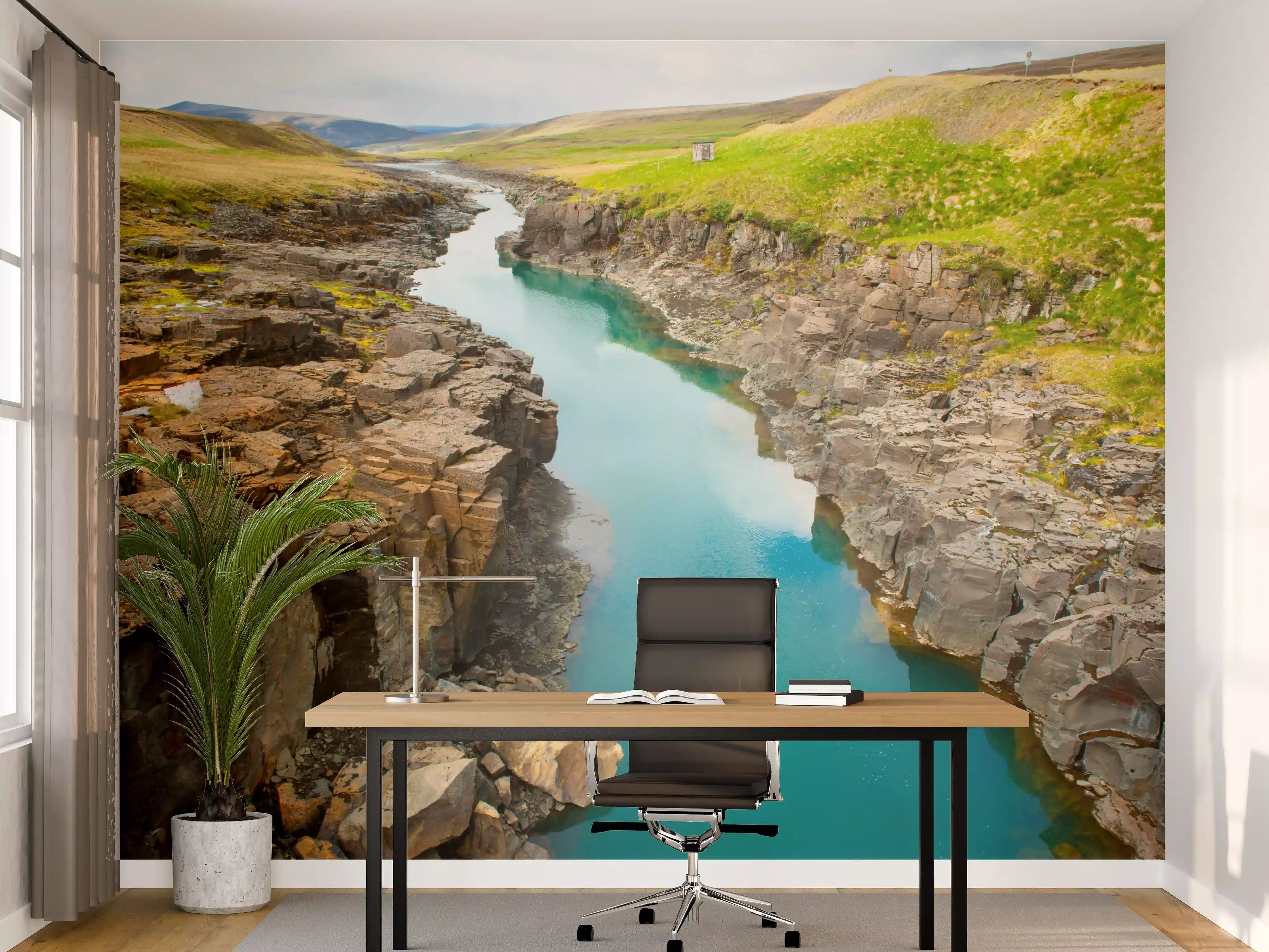 Büro Wandgestaltung - Bach in wildreicher Landschaft