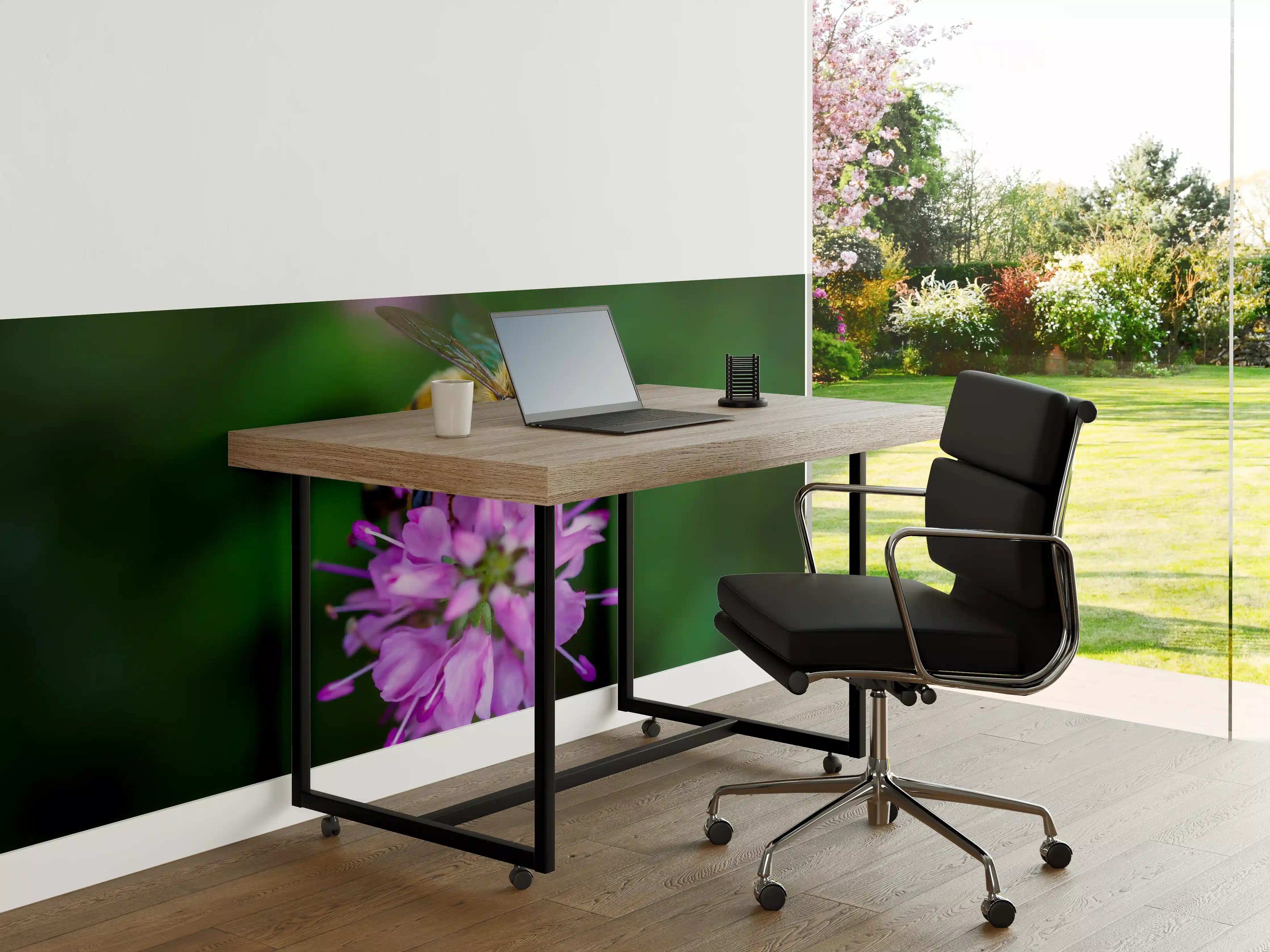 Büro Wandgestaltung - Biene auf lila Blüte