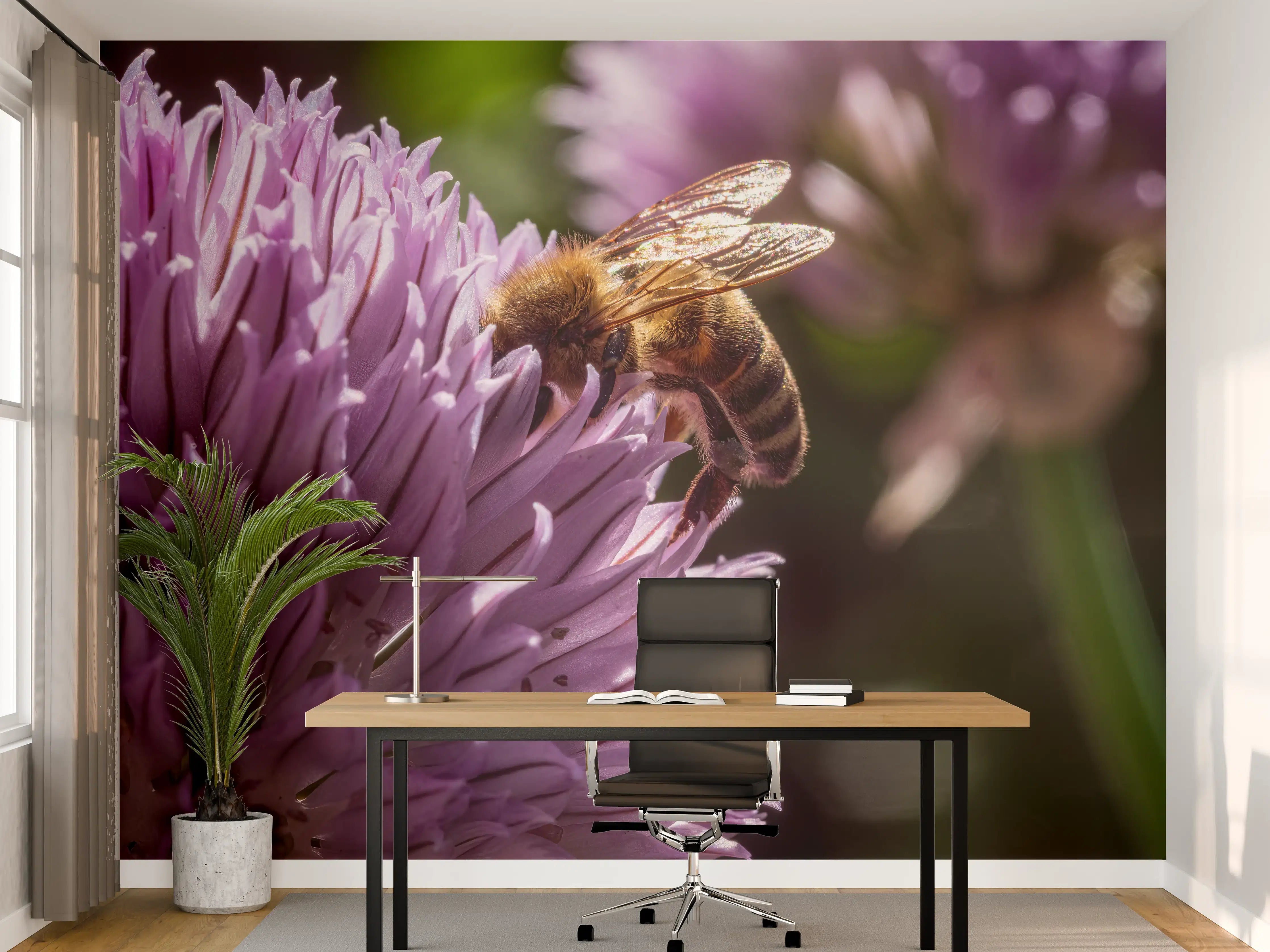 Büro Wandgestaltung - Bienenflug Lila Blütenpracht