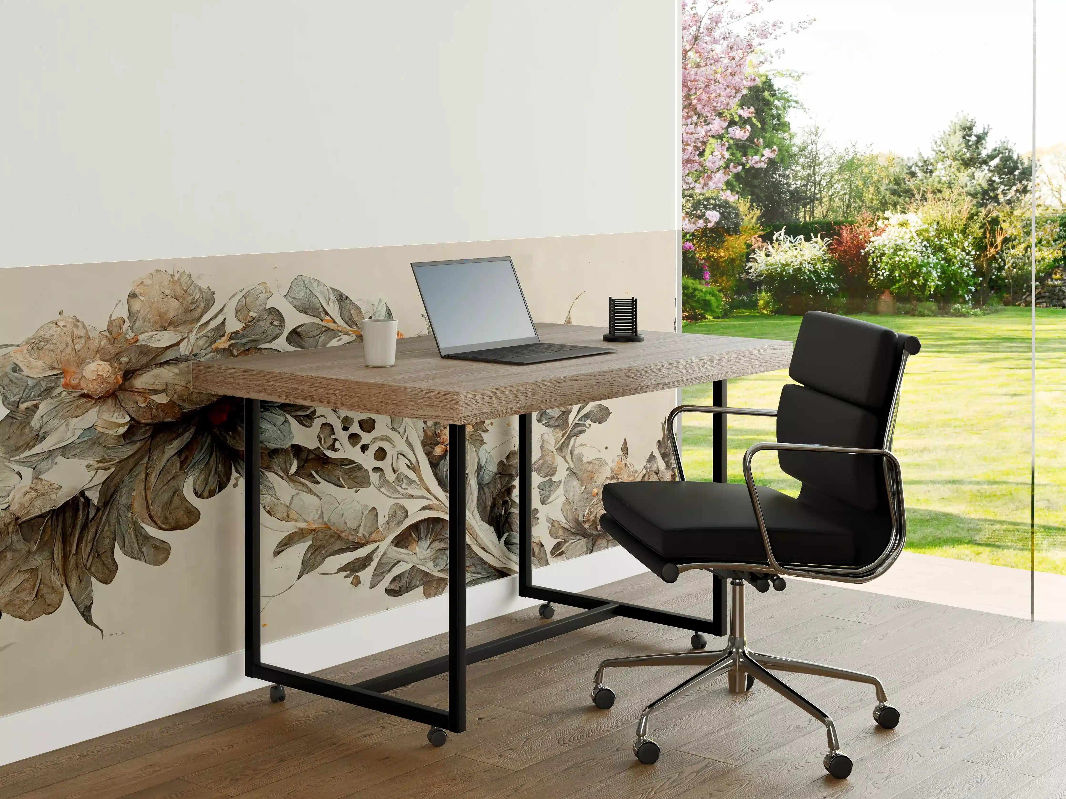 Büro Wandgestaltung - Blumenranke in sanften Farben