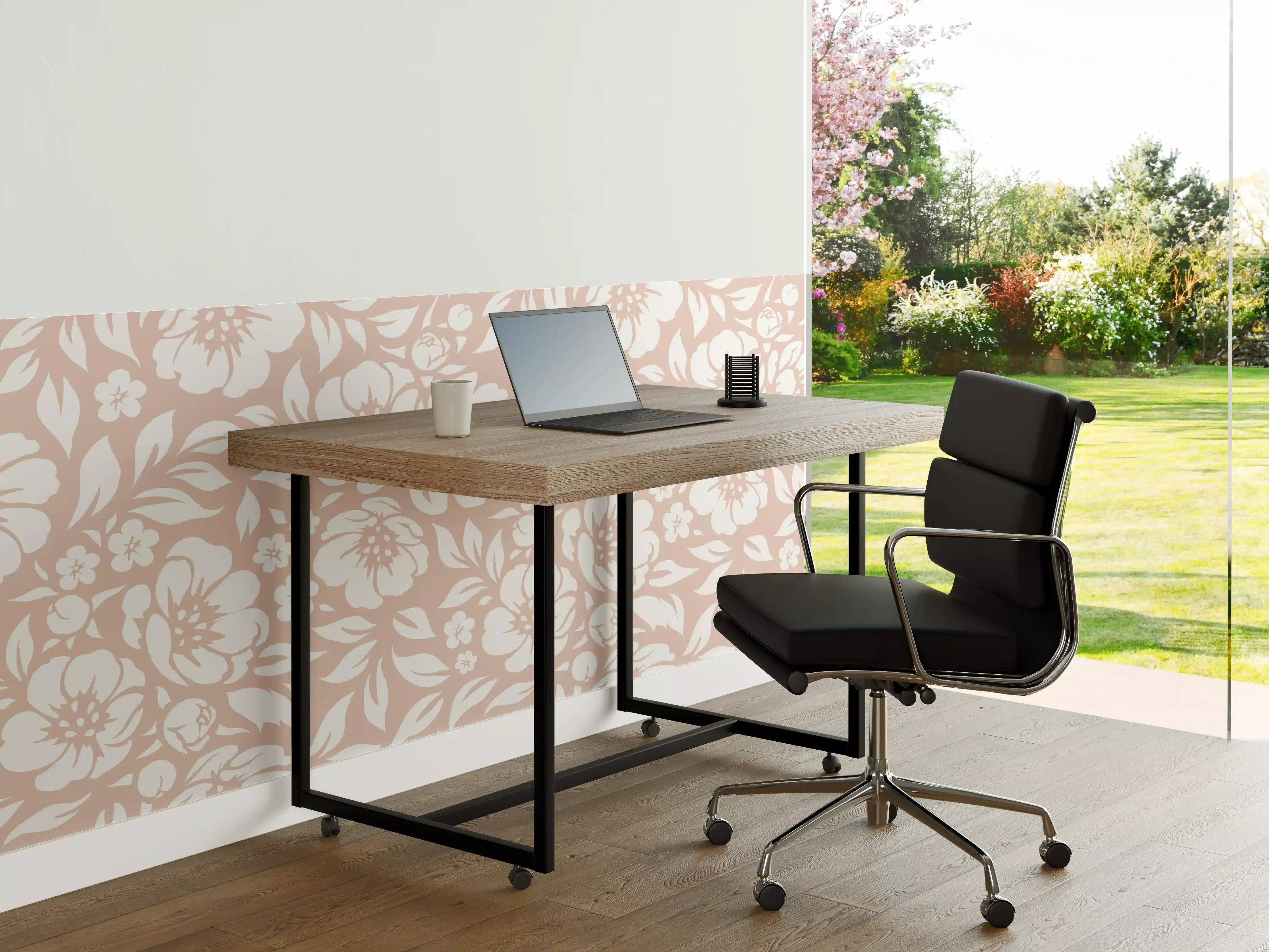 Büro Wandgestaltung - Blumiges Fliesendesign in sanften Tönen