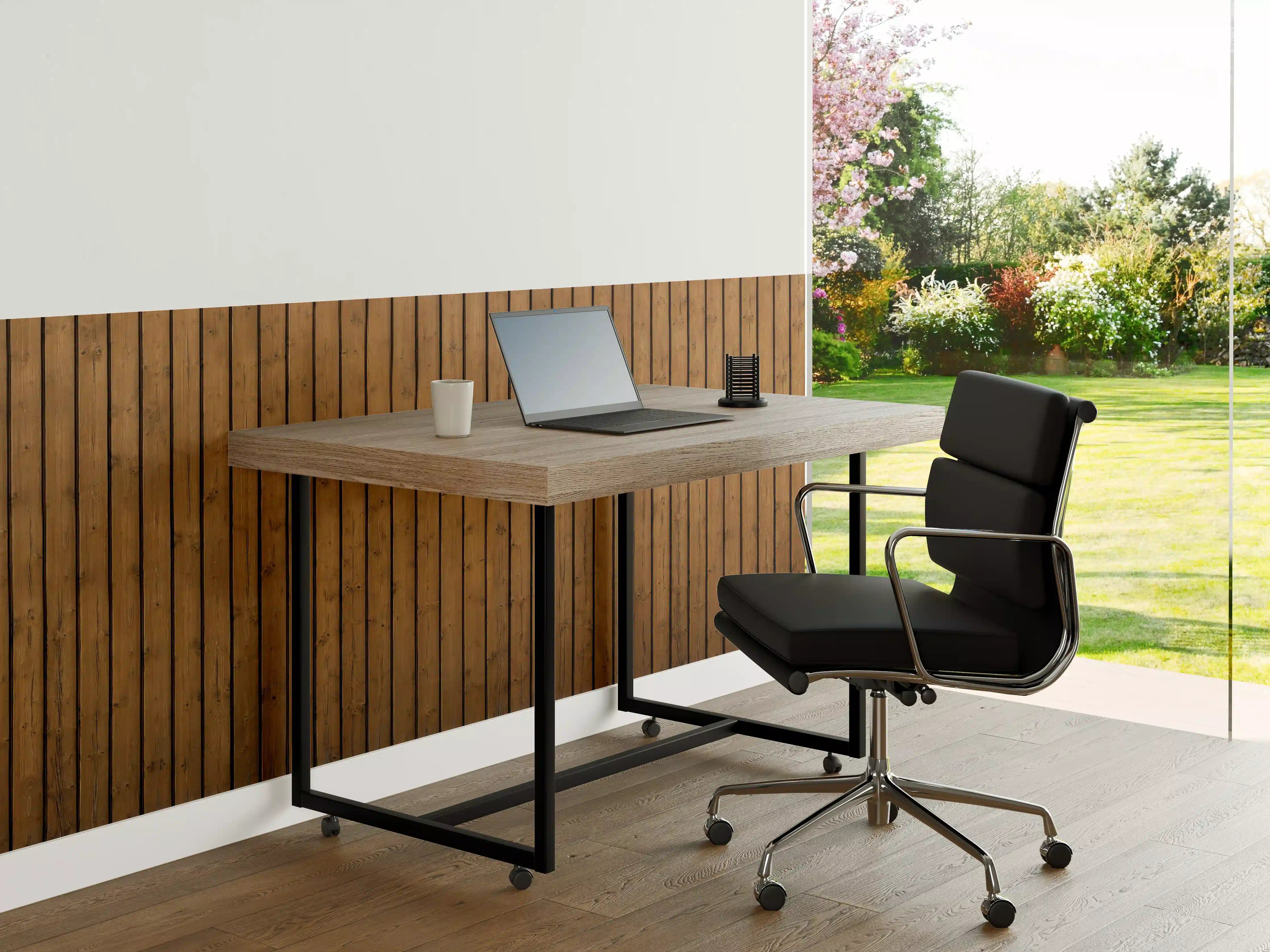 Büro Wandgestaltung - Braune vertikale Holzdielen