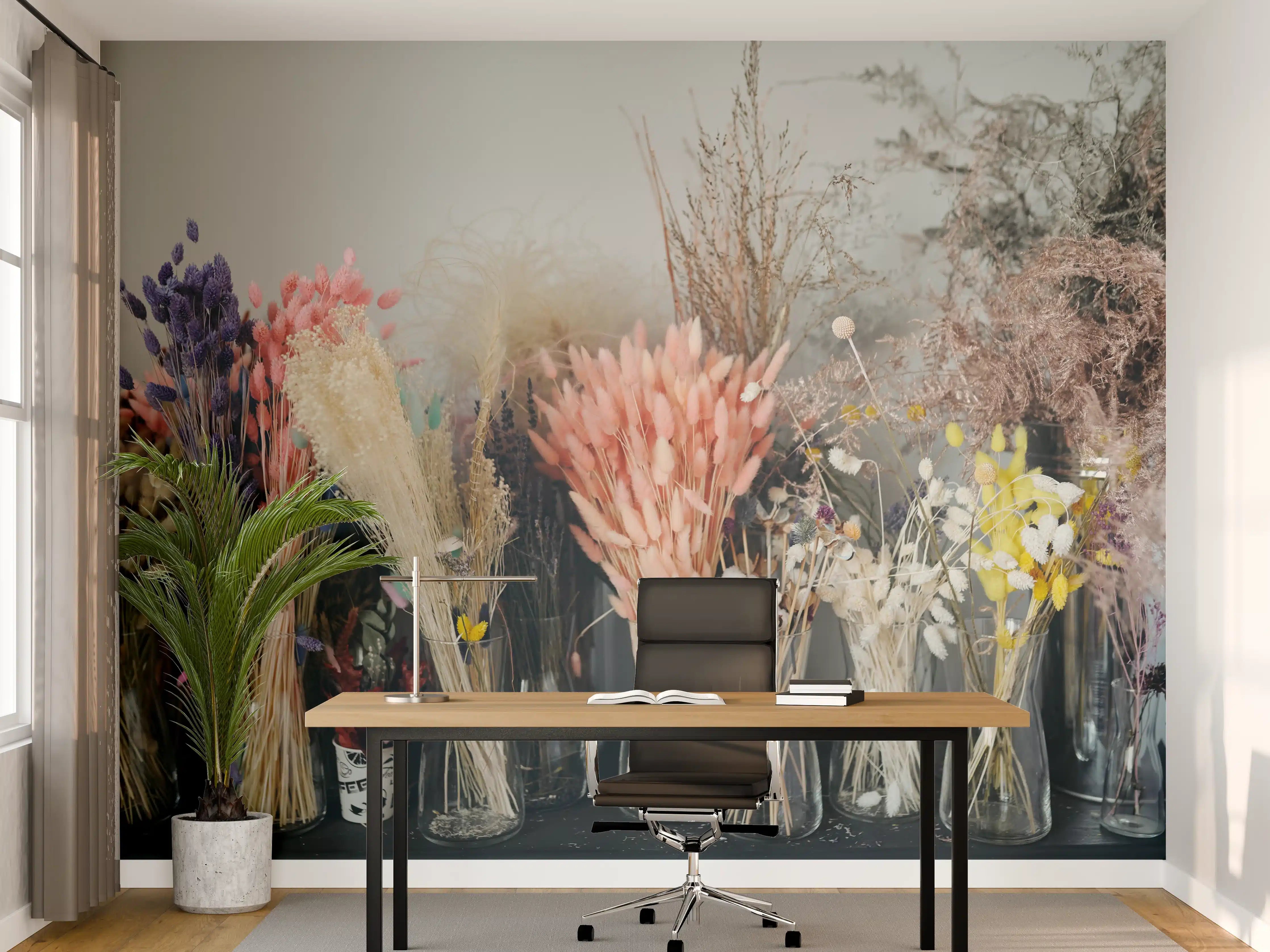 Büro Wandgestaltung - Bunte Trockenblumen im Regal
