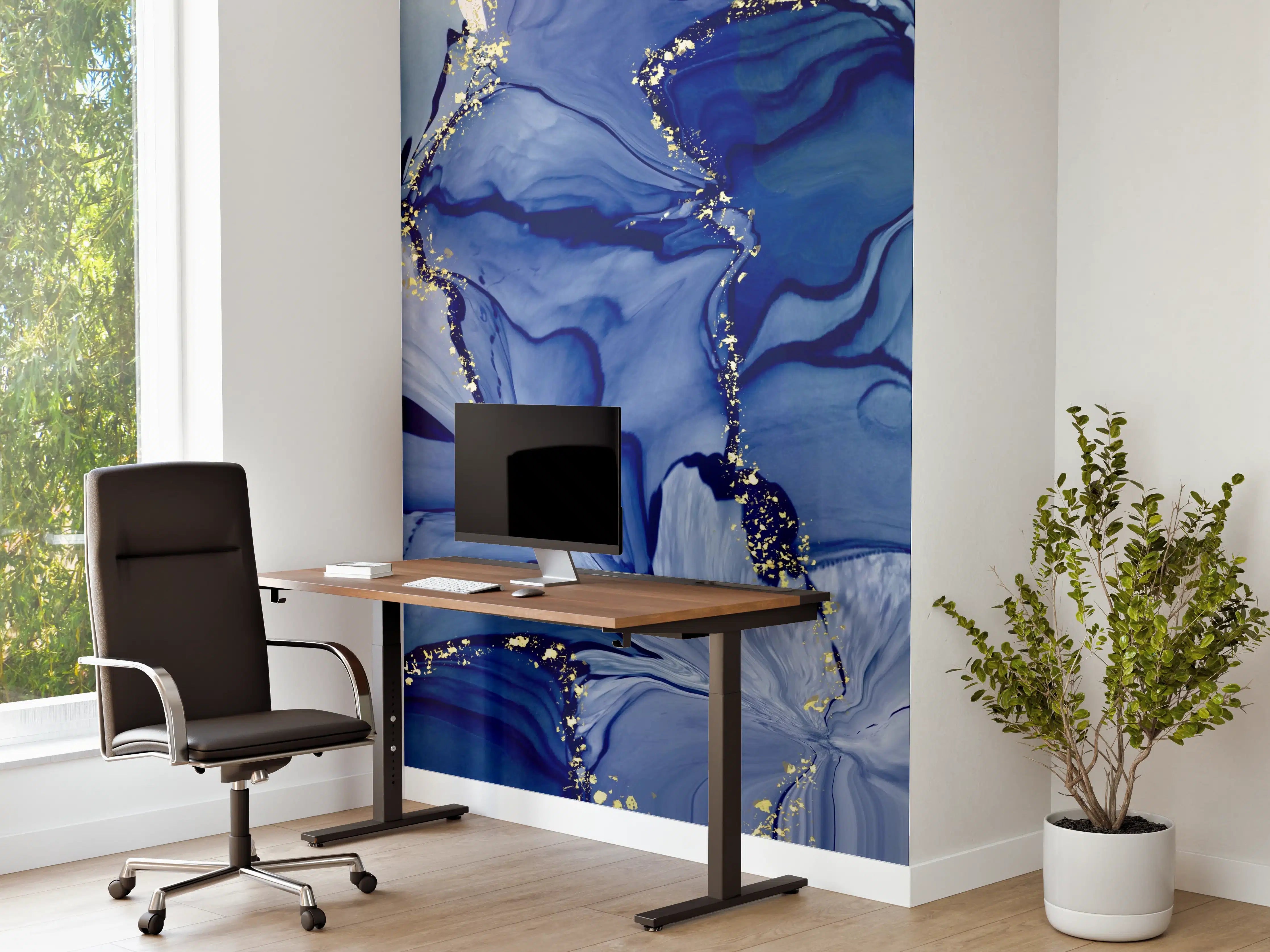 Büro Wandgestaltung - Dunkelblaue Tinte mit Goldelementen