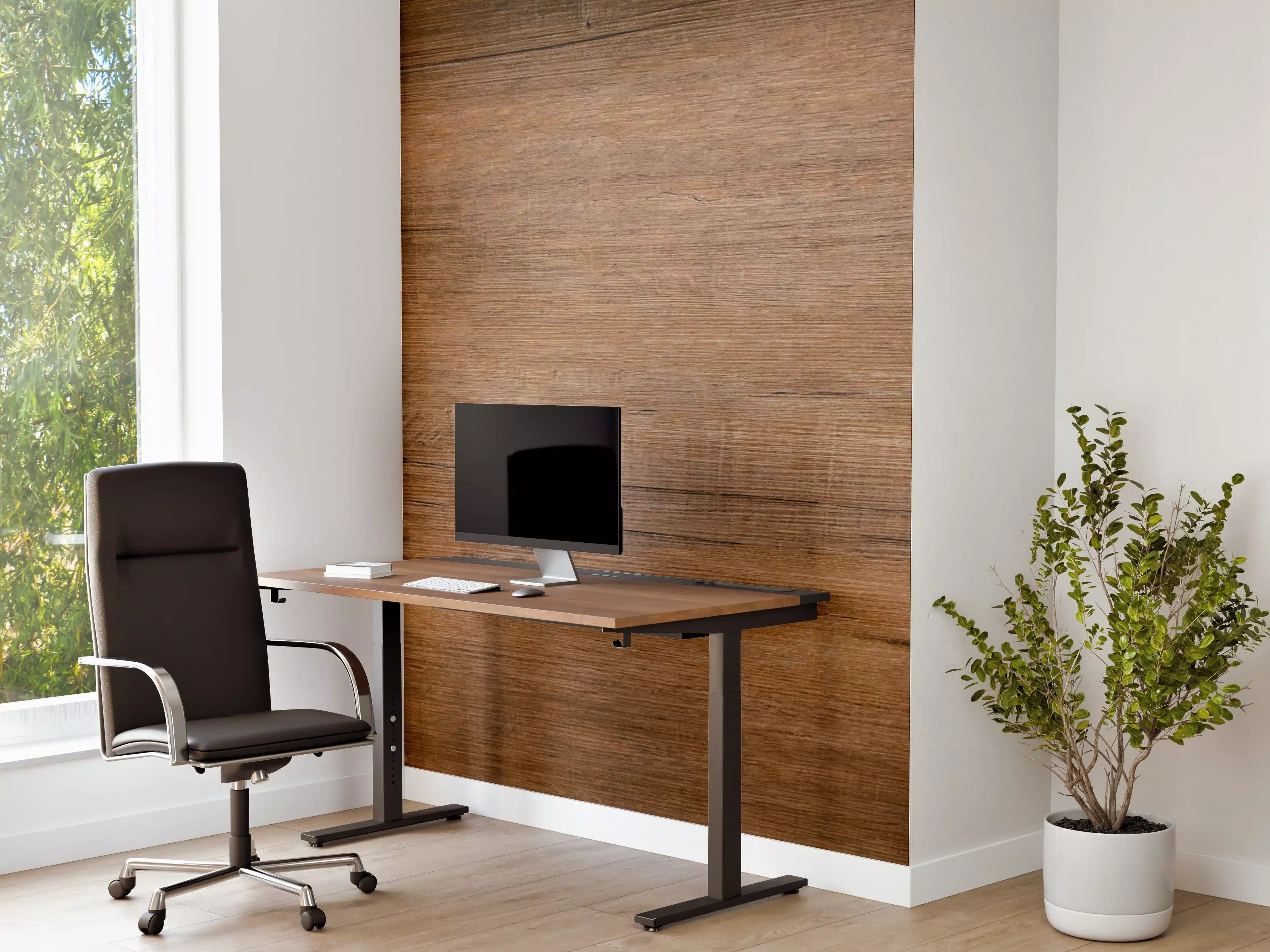 Büro Wandgestaltung - Dunkelbraune Holzplatte