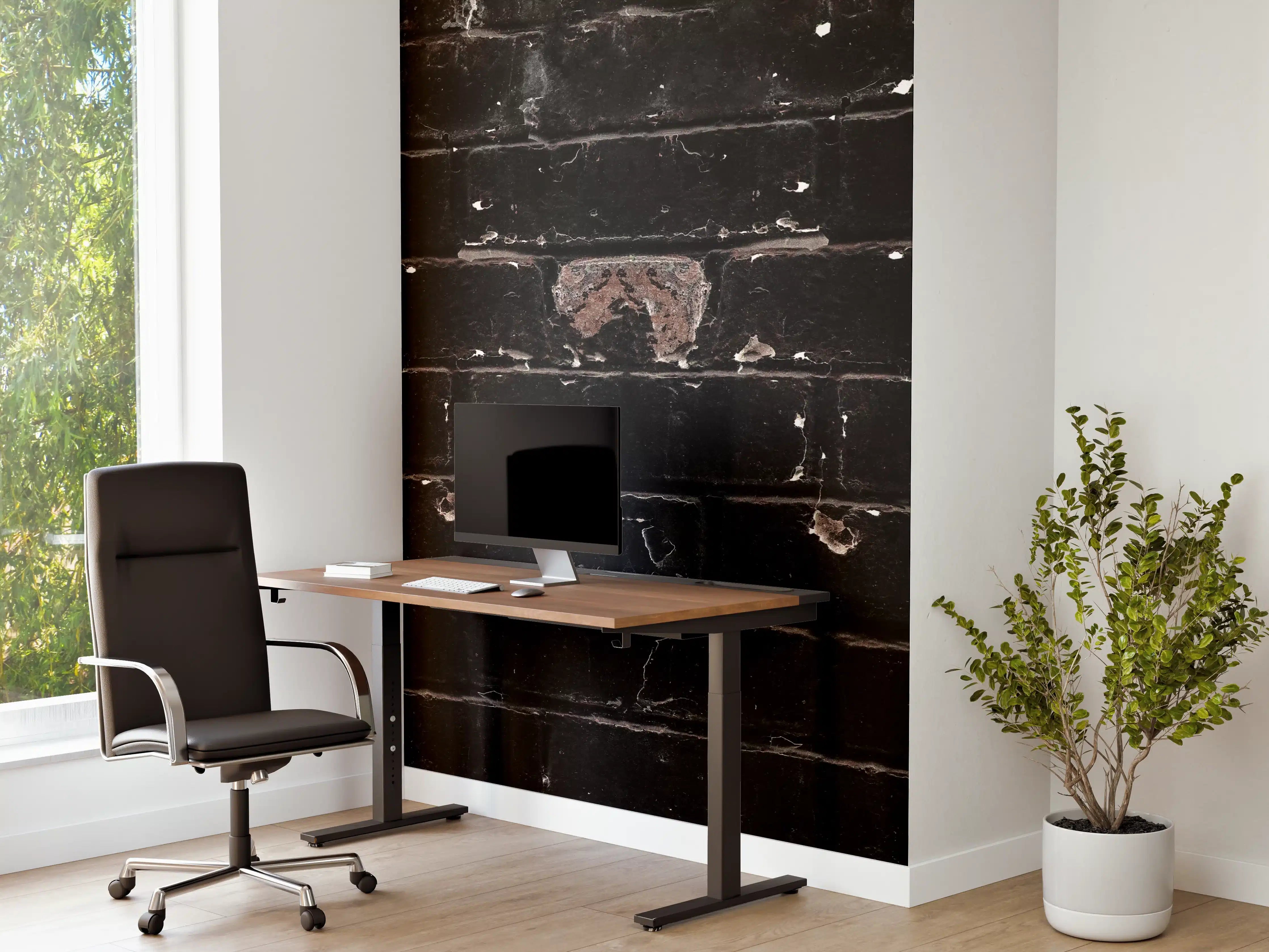 Büro Wandgestaltung - Dunkle beschädigte Ziegelwand