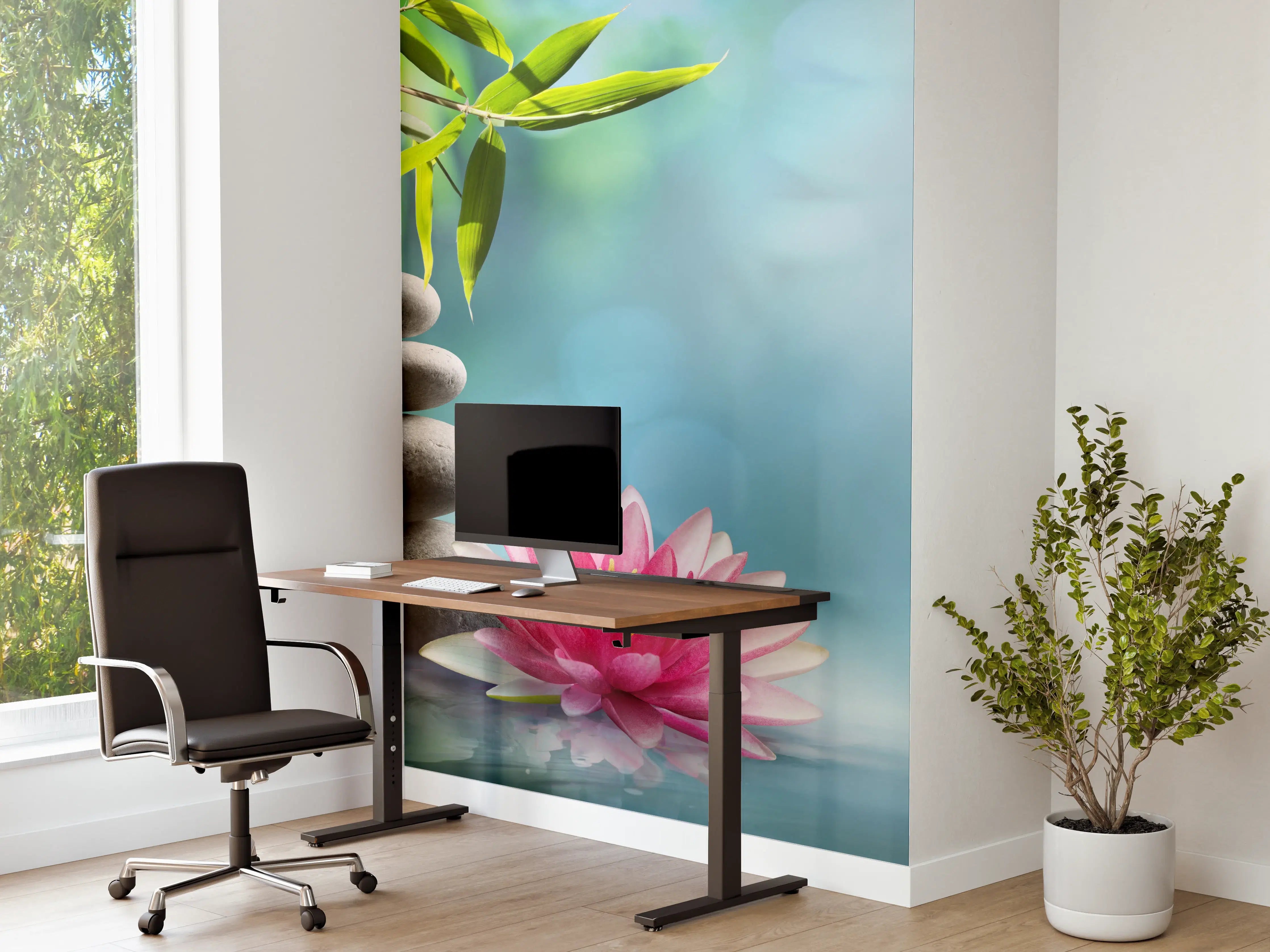 Büro Wandgestaltung - Entspannung mit Lotus & Bambus