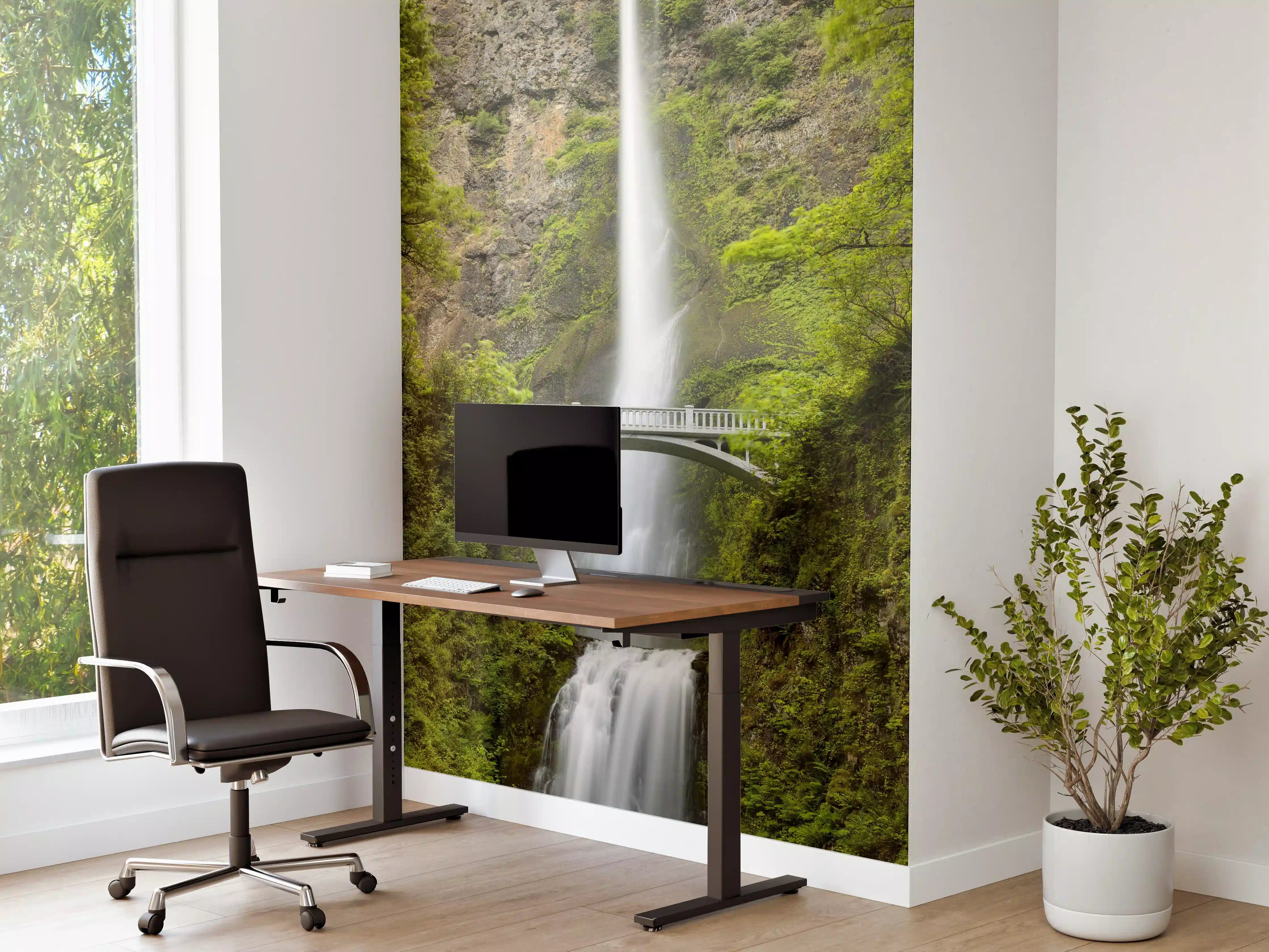 Büro Wandgestaltung - Erhabene grüne Wasserfall Landschaft mit sanften Grautönen