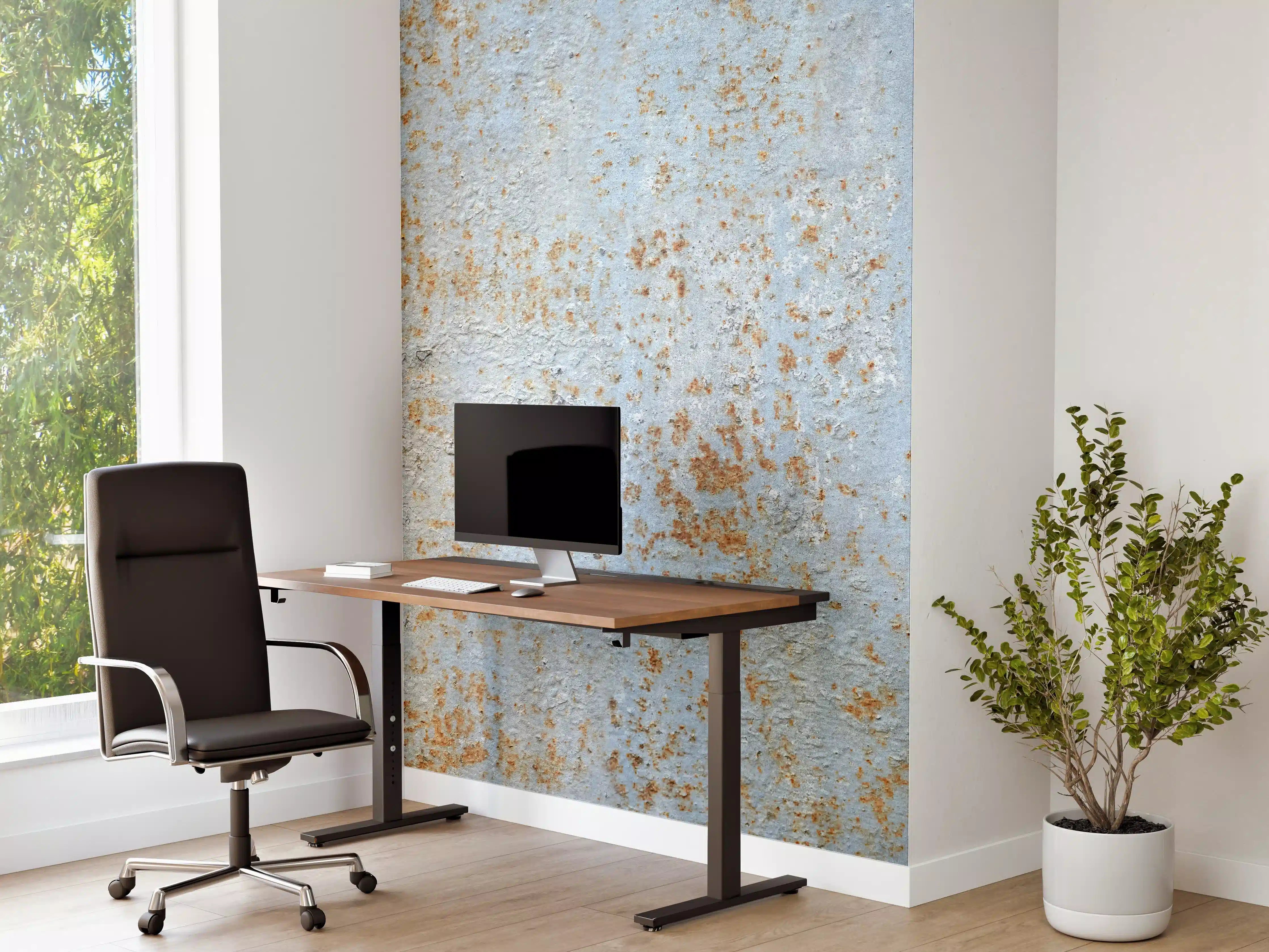 Büro Wandgestaltung - Farbflocken auf rostigem Metallblech