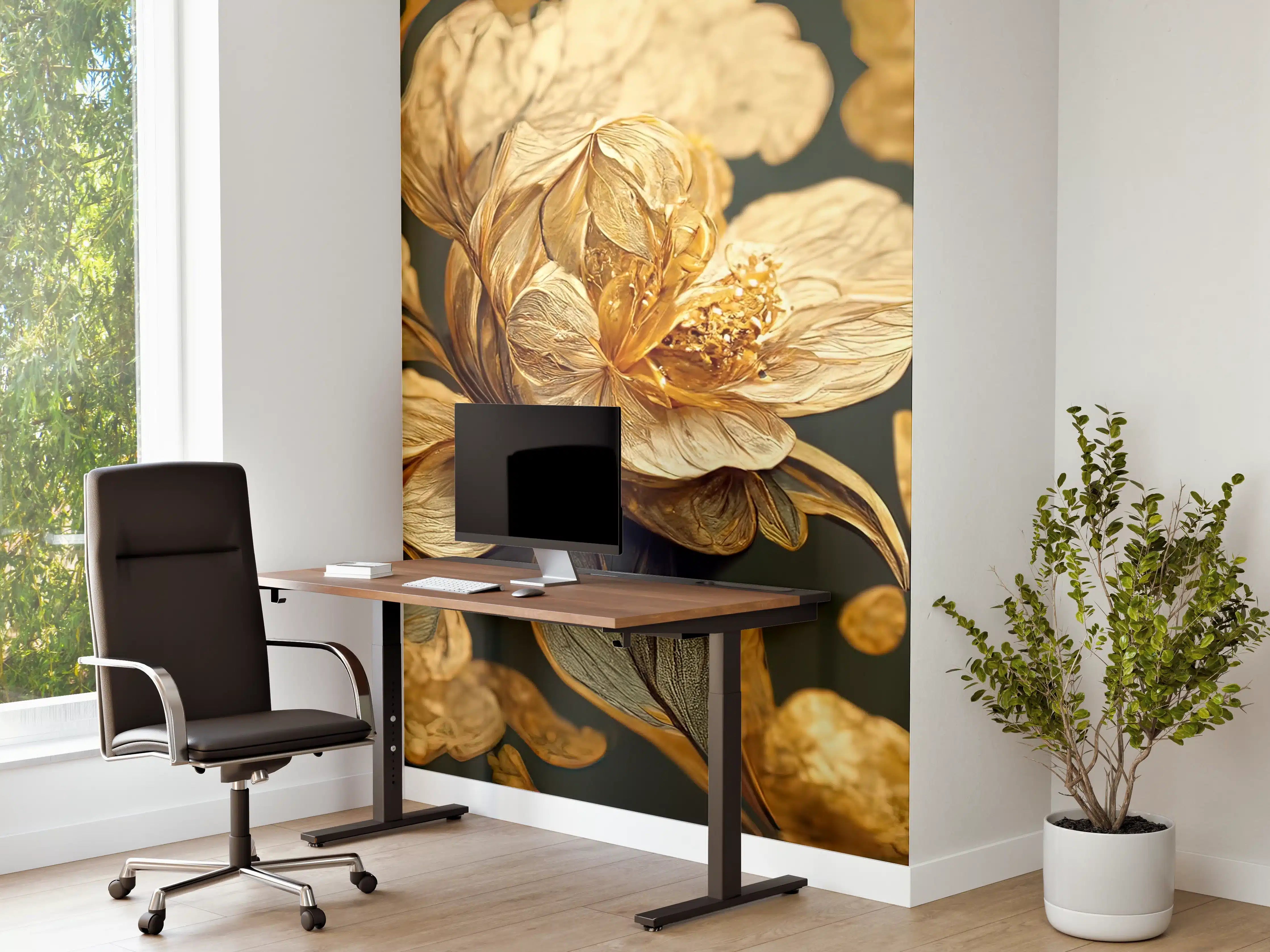 Büro Wandgestaltung - Goldene Blumenmuster vor dunklem Hintergrund