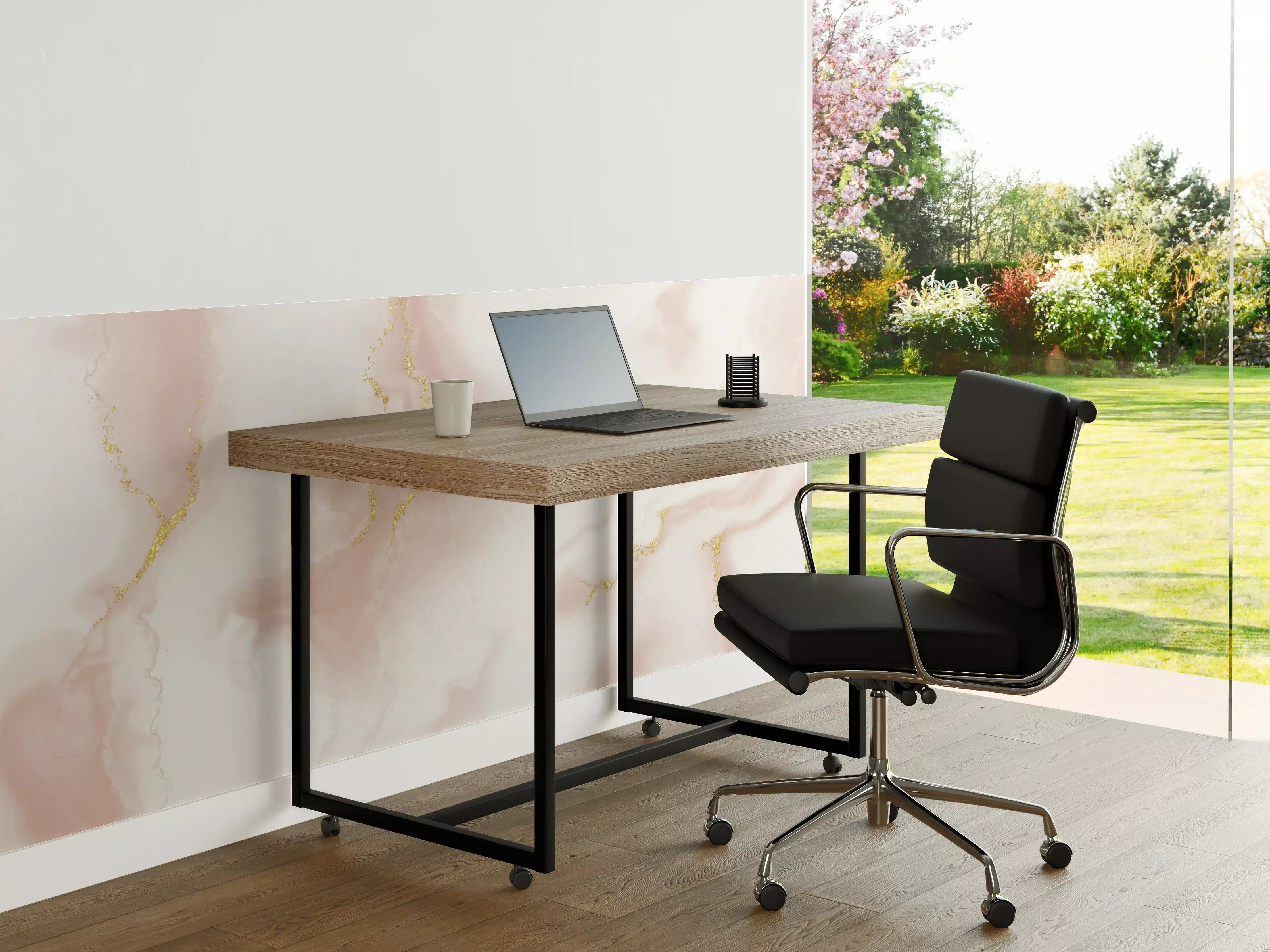 Büro Wandgestaltung - Grauweißer Marmor mit Goldakzenten