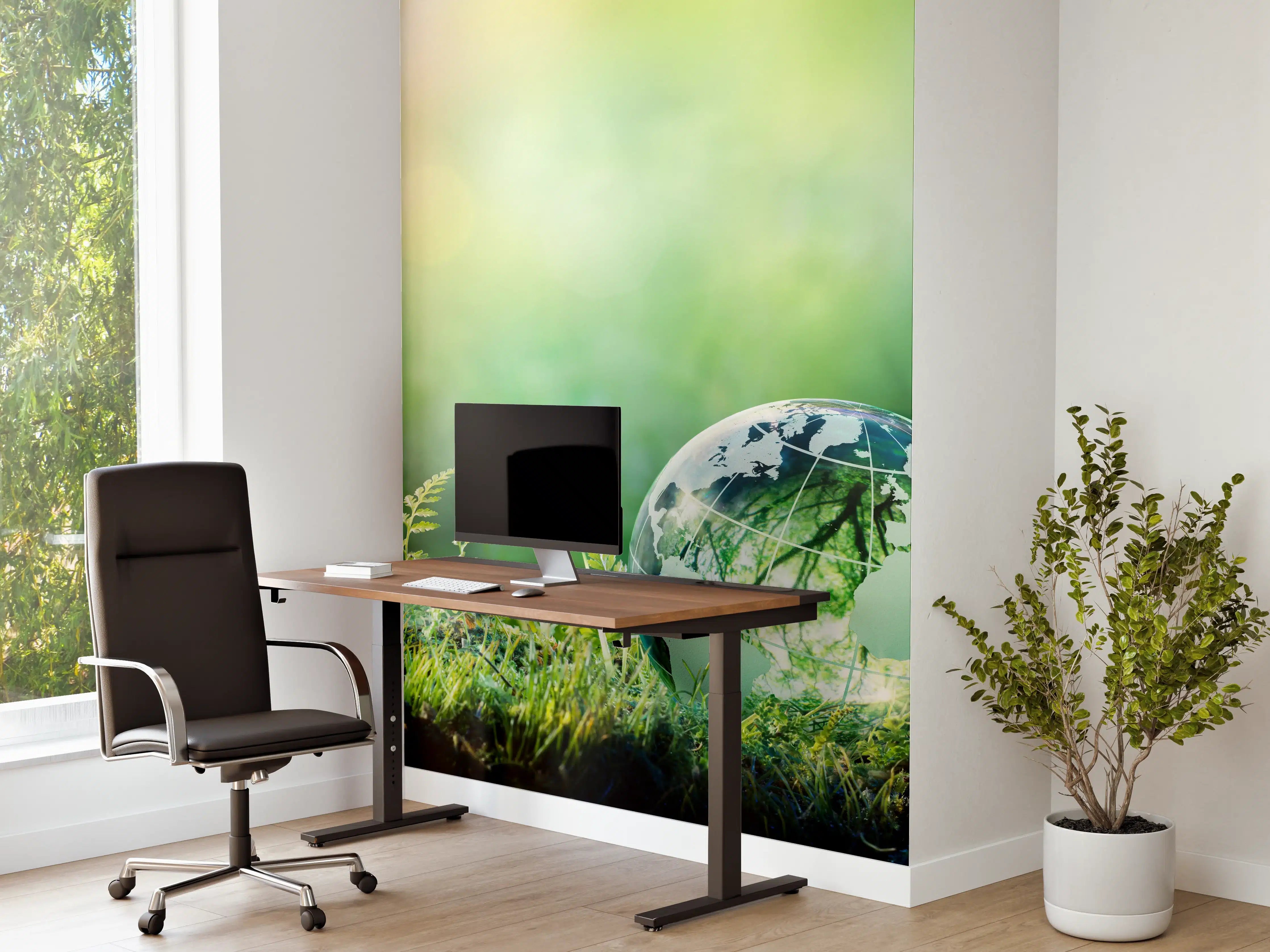 Büro Wandgestaltung - Grünlicher Globus im Wald